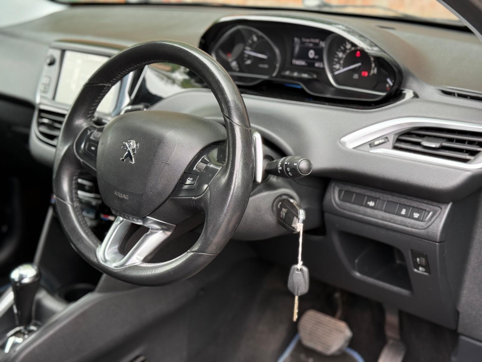 Peugeot 208 1.4 e-HDi Allure Hatchback 5dr Diesel EGC Euro 5 (s/s) (70 ps)