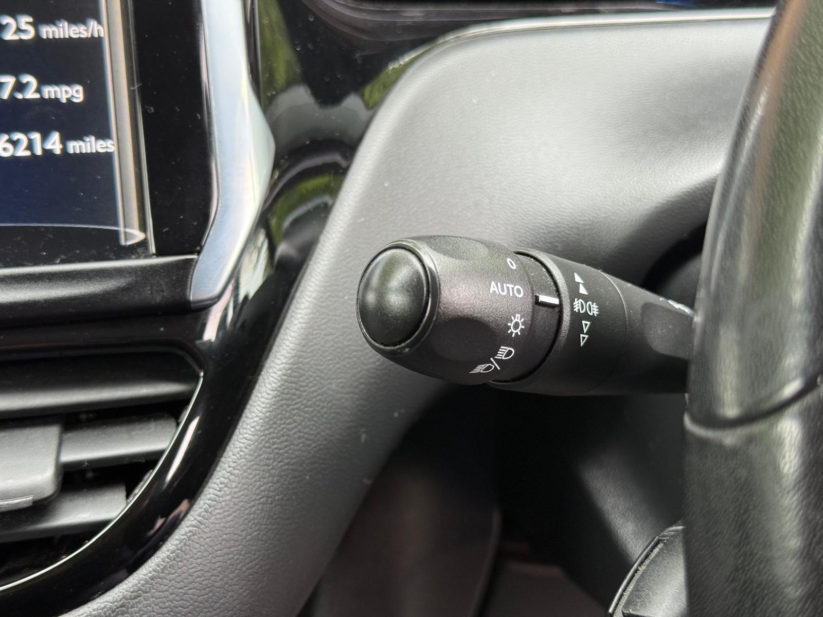 Peugeot 208 1.4 e-HDi Allure Hatchback 5dr Diesel EGC Euro 5 (s/s) (70 ps)
