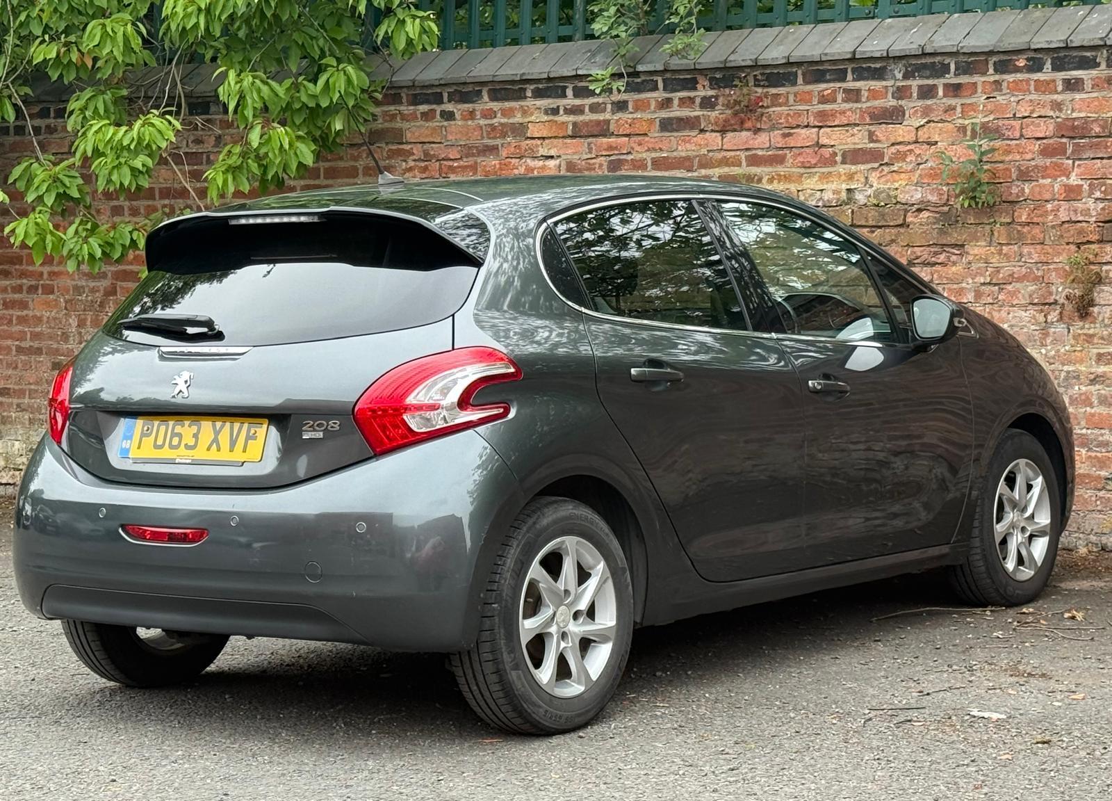 Peugeot 208 1.4 e-HDi Allure Hatchback 5dr Diesel EGC Euro 5 (s/s) (70 ps)