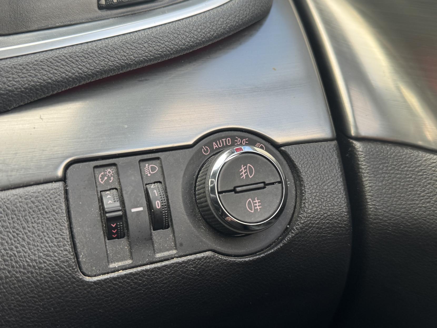 Vauxhall Mokka 1.7 CDTi SE SUV 5dr Diesel Auto 2WD Euro 5 (130 ps)