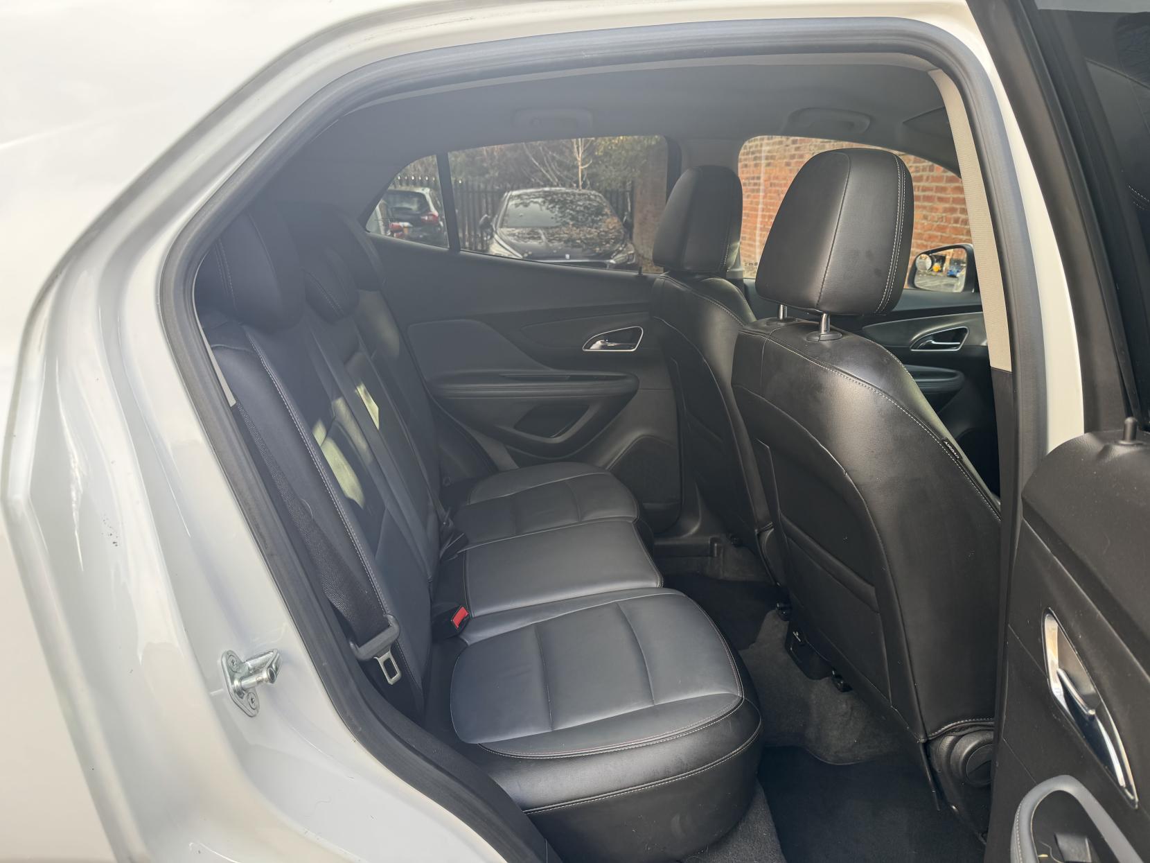 Vauxhall Mokka 1.7 CDTi SE SUV 5dr Diesel Auto 2WD Euro 5 (130 ps)