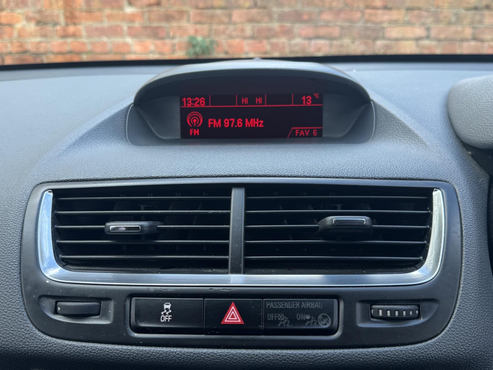 Vauxhall Mokka 1.7 CDTi SE SUV 5dr Diesel Auto 2WD Euro 5 (130 ps)