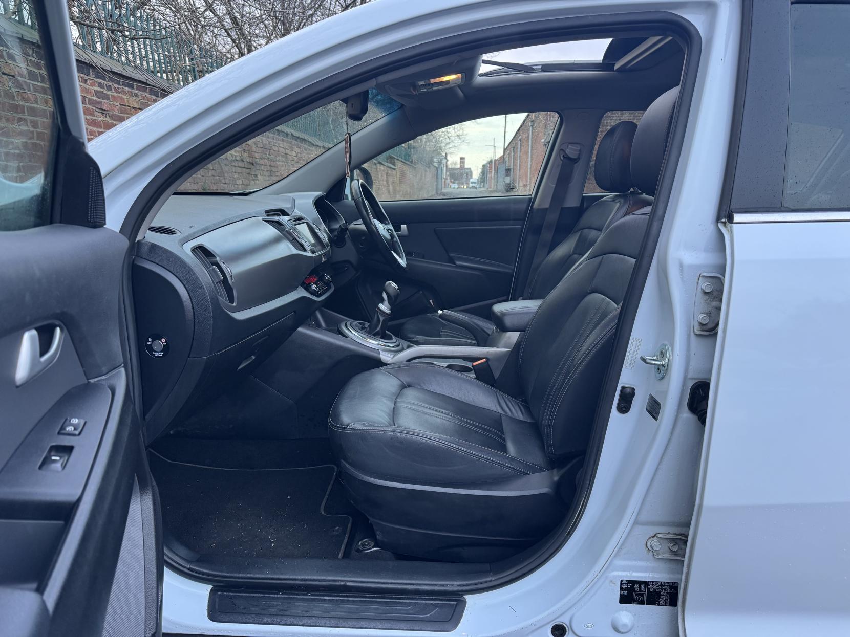 Kia Sportage 1.7 CRDi EcoDynamics 3 SUV 5dr Diesel Manual 2WD Euro 5 (s/s) (114 bhp)