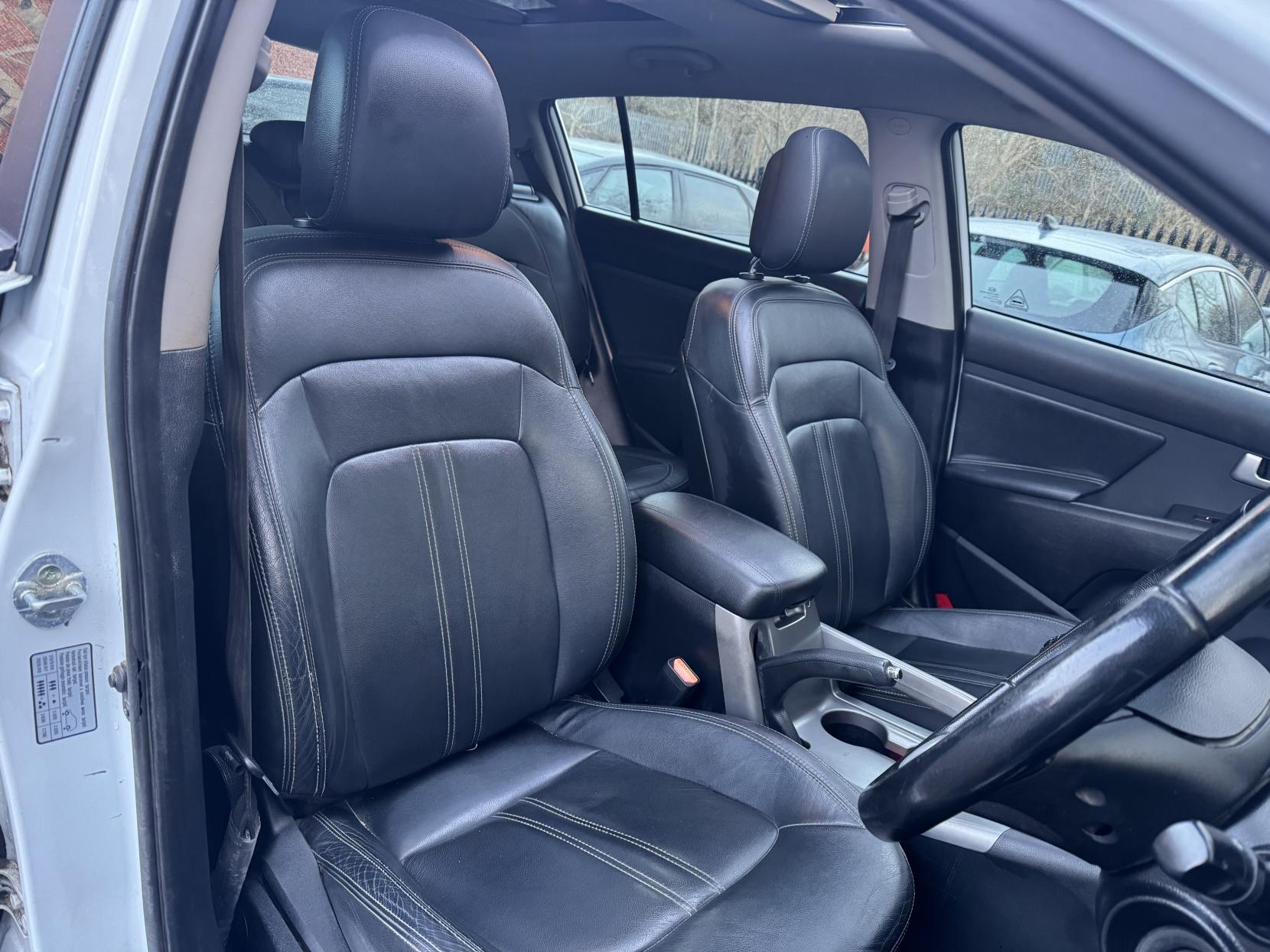 Kia Sportage 1.7 CRDi EcoDynamics 3 SUV 5dr Diesel Manual 2WD Euro 5 (s/s) (114 bhp)