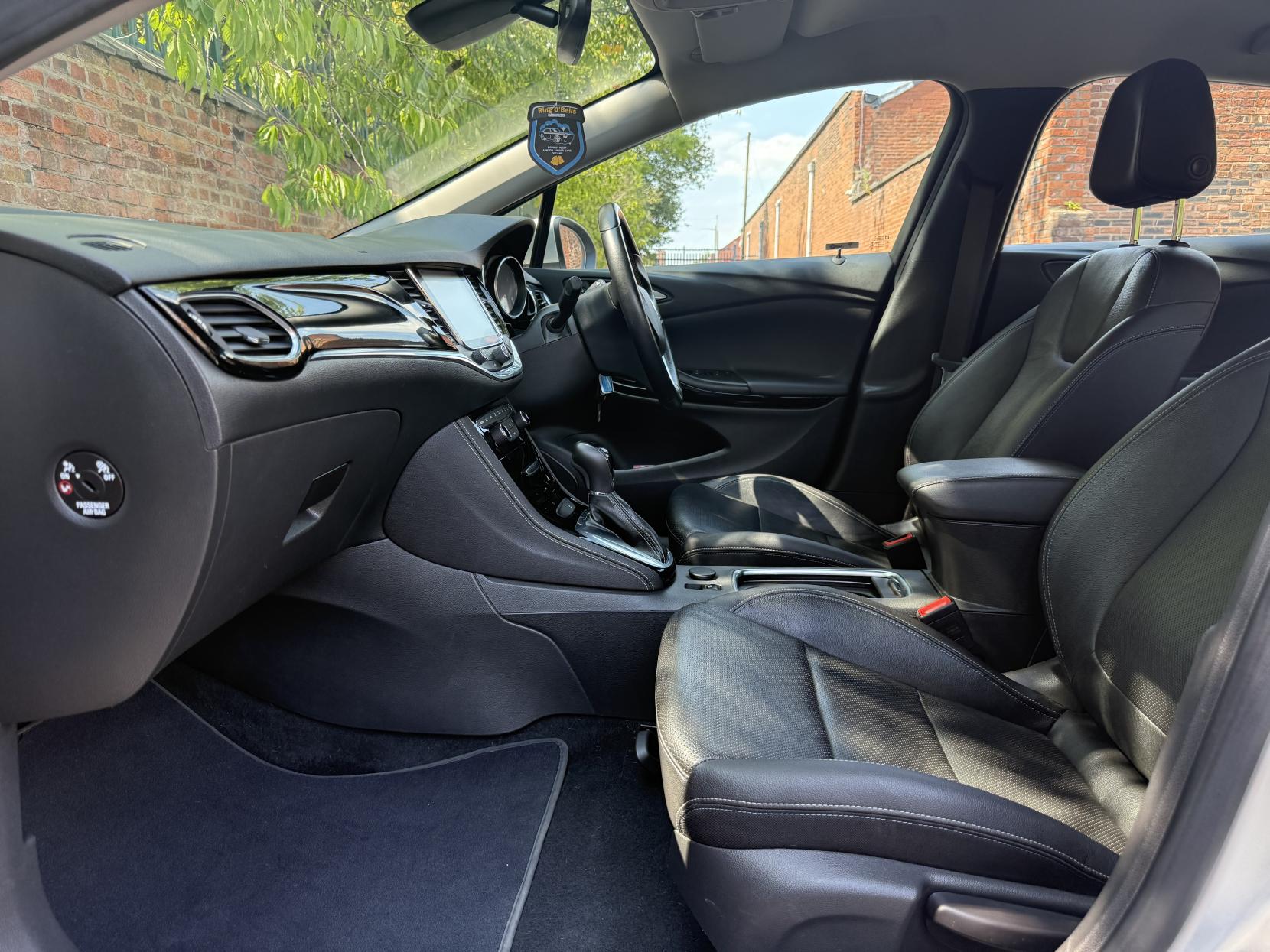 Vauxhall Astra 1.6 CDTi BlueInjection Elite Nav Hatchback 5dr Diesel Auto Euro 6 (136 ps)