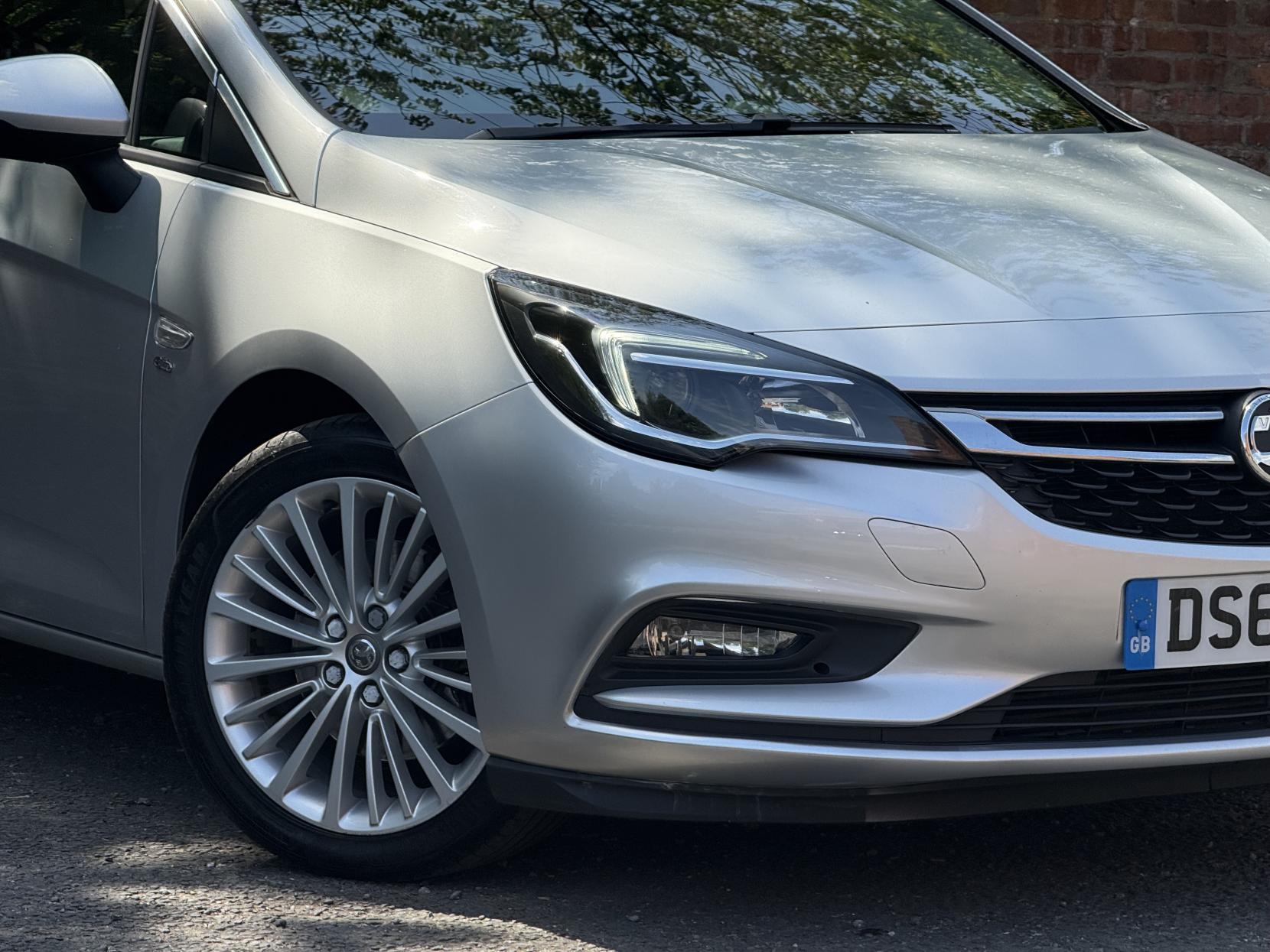 Vauxhall Astra 1.6 CDTi BlueInjection Elite Nav Hatchback 5dr Diesel Auto Euro 6 (136 ps)