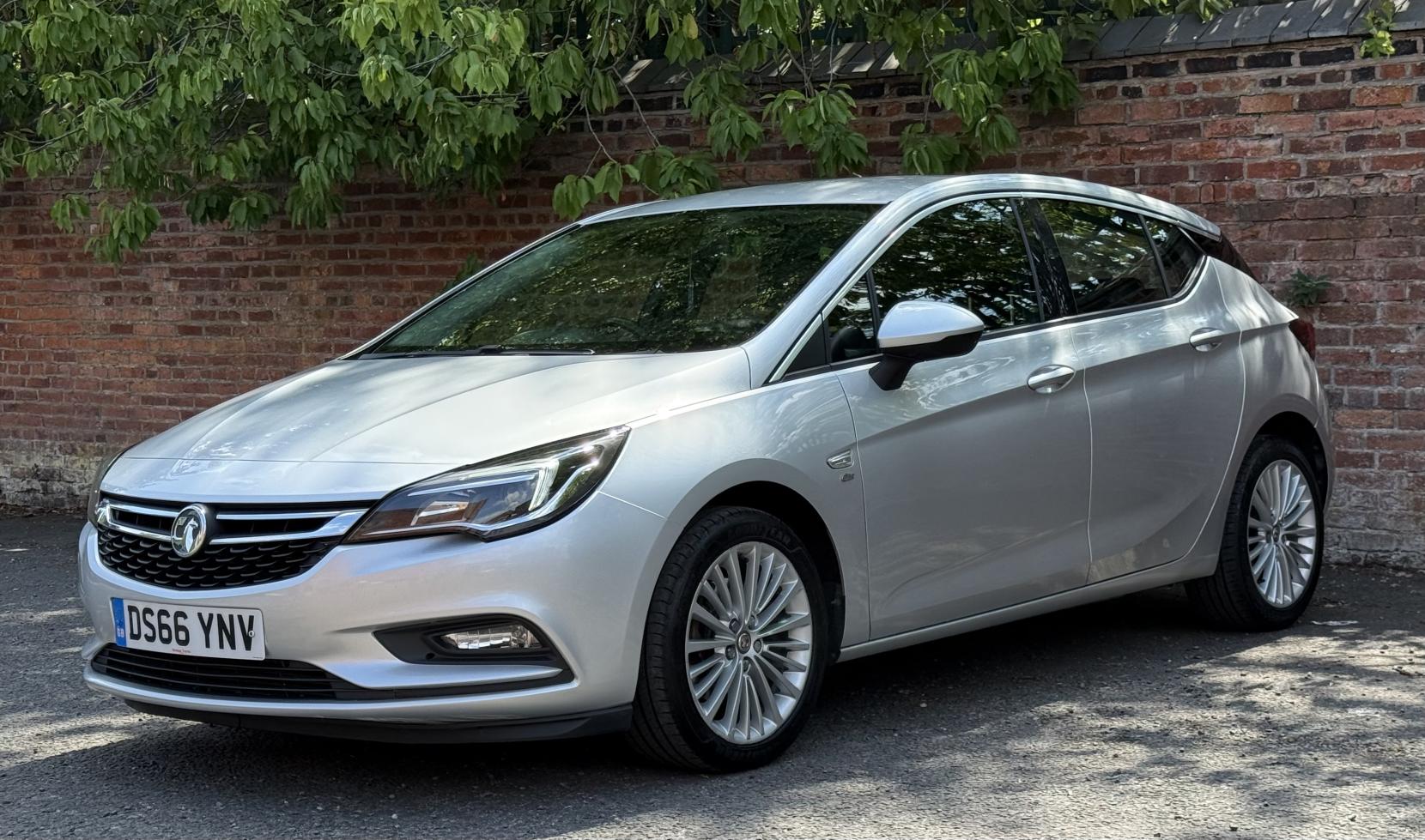 Vauxhall Astra 1.6 CDTi BlueInjection Elite Nav Hatchback 5dr Diesel Auto Euro 6 (136 ps)