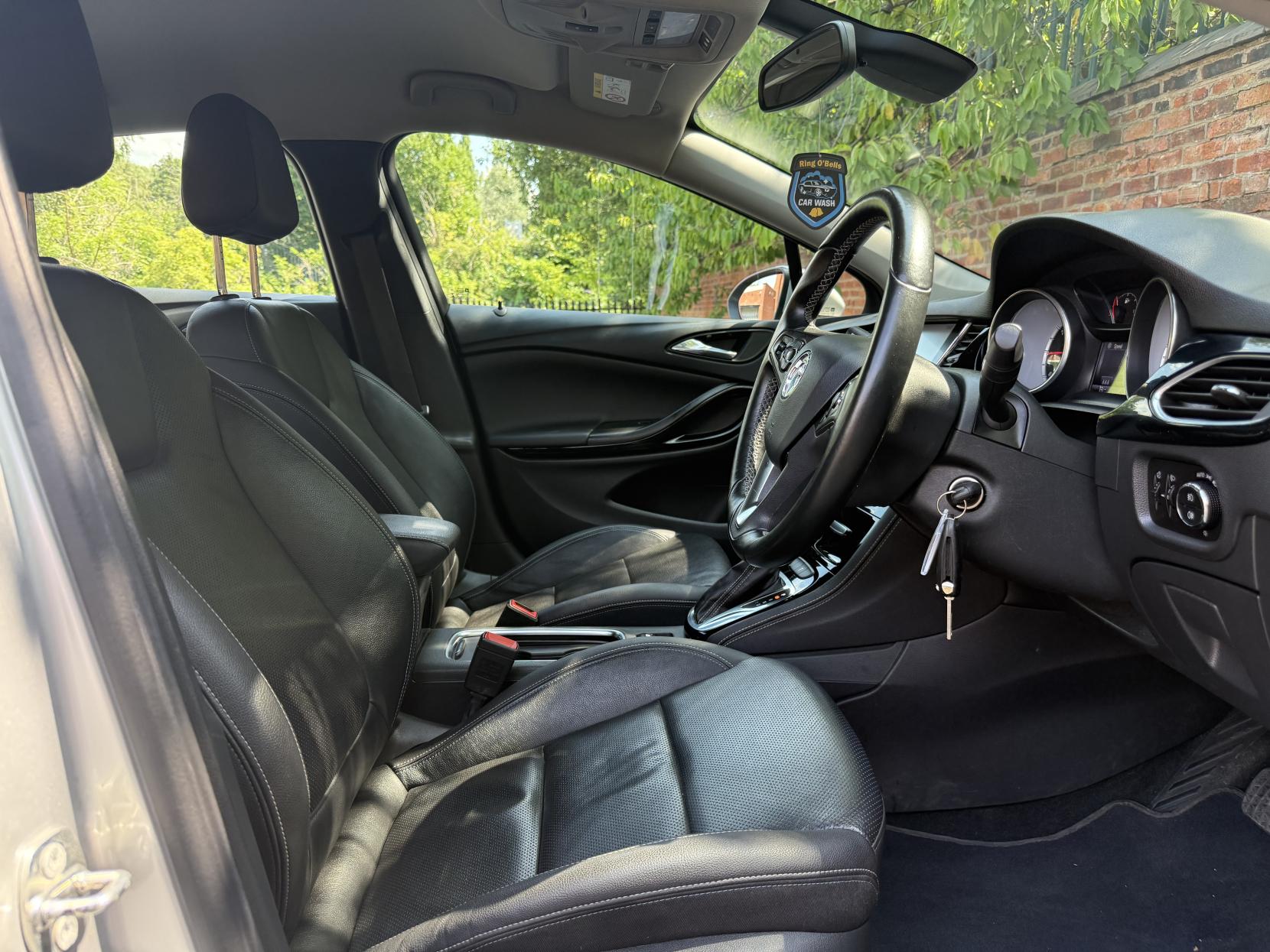Vauxhall Astra 1.6 CDTi BlueInjection Elite Nav Hatchback 5dr Diesel Auto Euro 6 (136 ps)