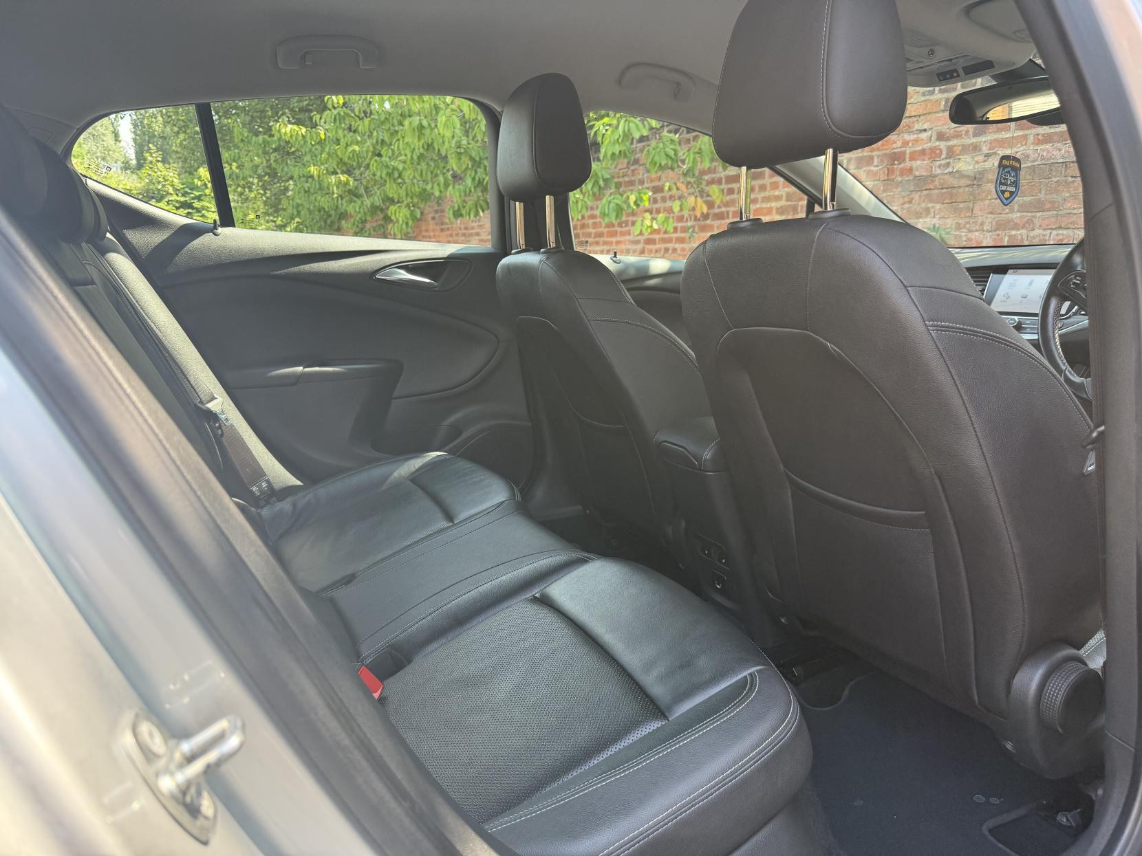 Vauxhall Astra 1.6 CDTi BlueInjection Elite Nav Hatchback 5dr Diesel Auto Euro 6 (136 ps)