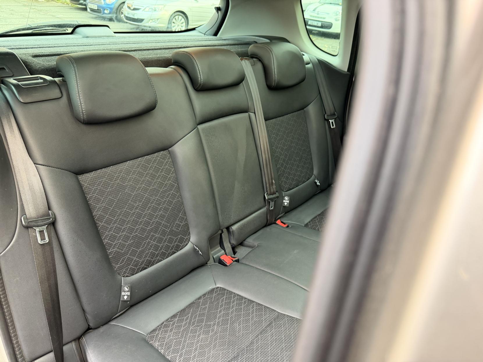 Peugeot 3008 1.6 BlueHDi Allure SUV 5dr Diesel ETG Euro 6 (s/s) (120 ps)