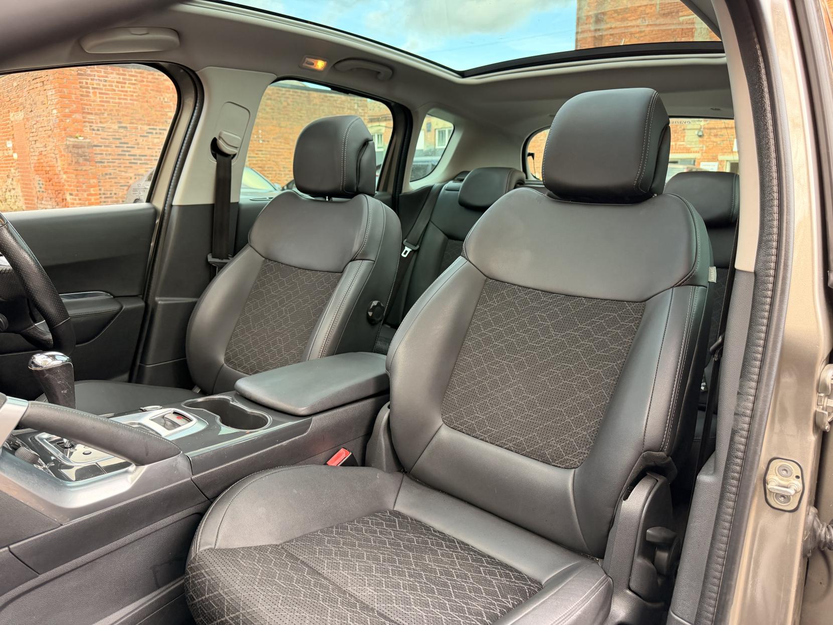 Peugeot 3008 1.6 BlueHDi Allure SUV 5dr Diesel ETG Euro 6 (s/s) (120 ps)