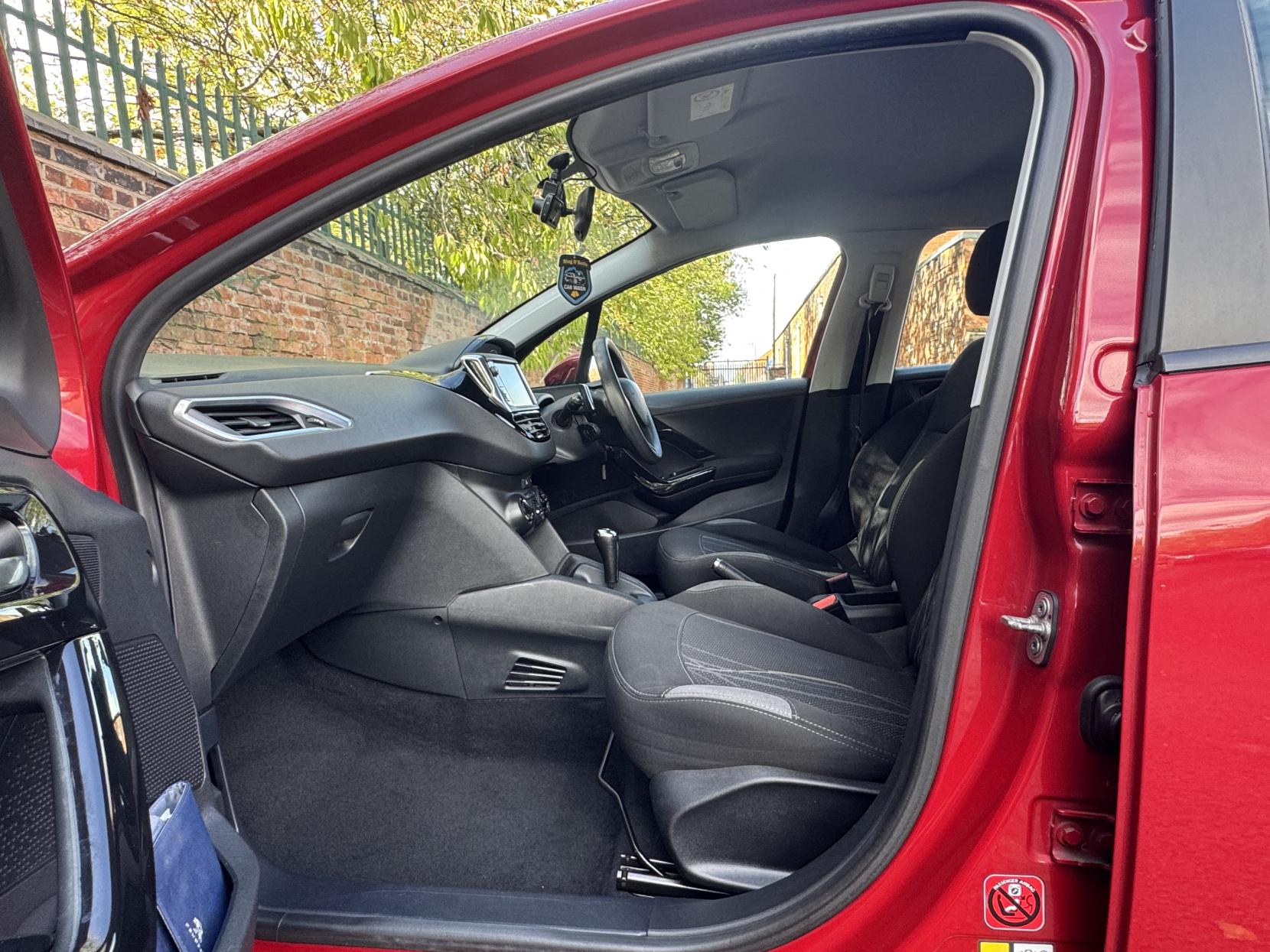Peugeot 208 1.4 e-HDi Active Hatchback 5dr Diesel EGC Euro 5 (s/s) (70 ps)
