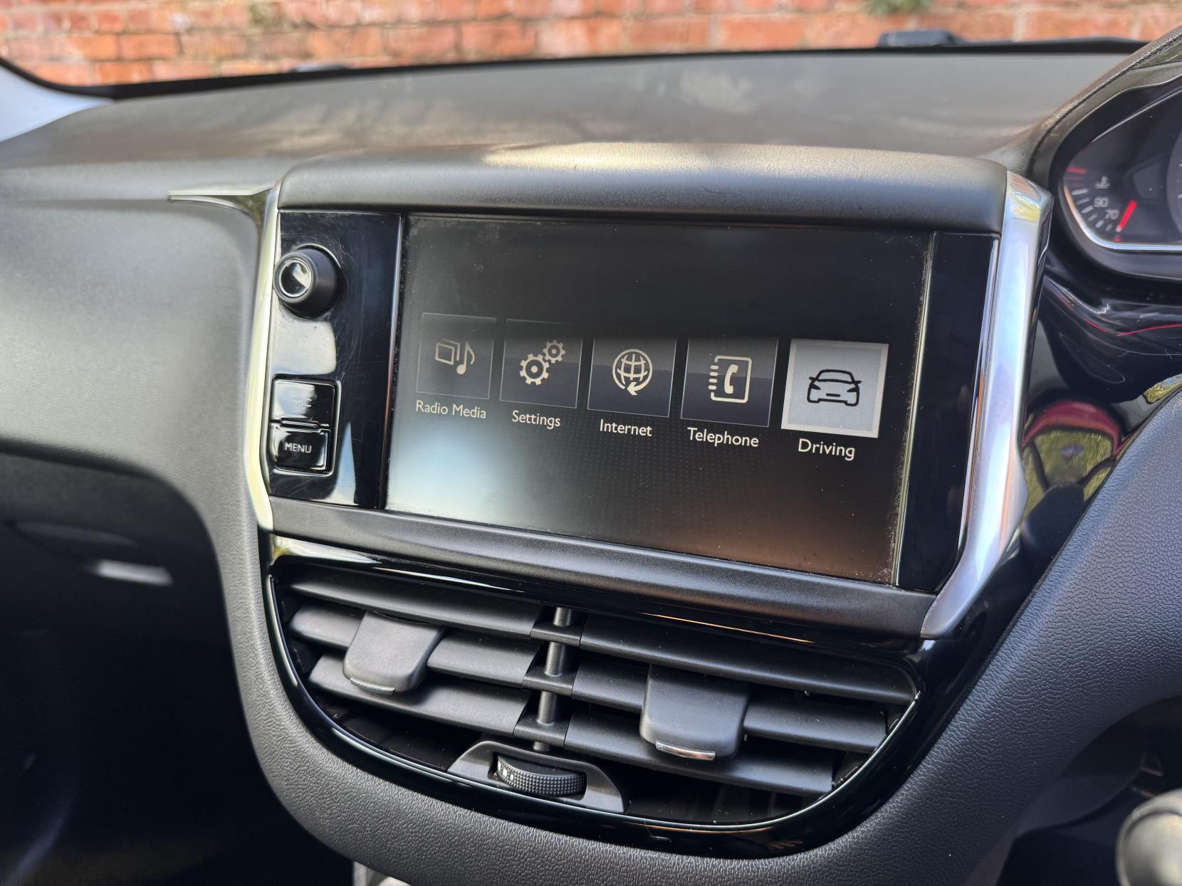 Peugeot 208 1.4 e-HDi Active Hatchback 5dr Diesel EGC Euro 5 (s/s) (70 ps)
