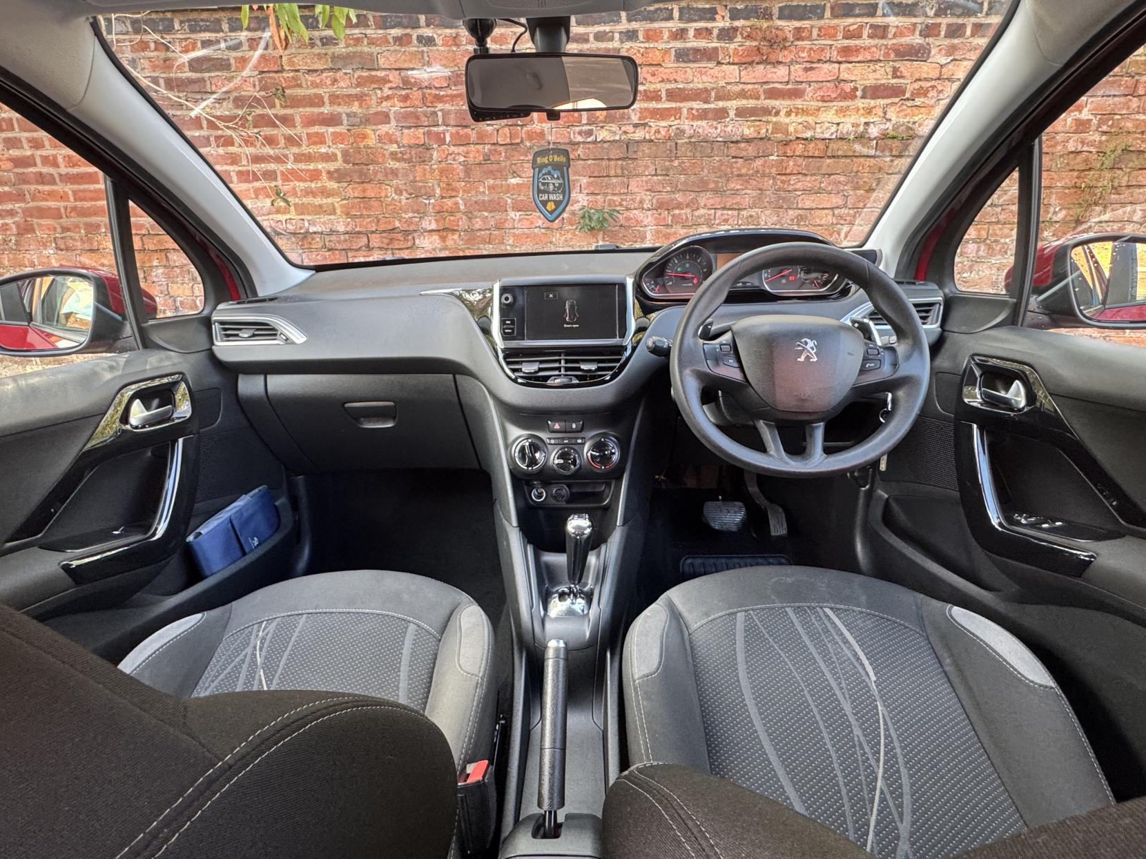 Peugeot 208 1.4 e-HDi Active Hatchback 5dr Diesel EGC Euro 5 (s/s) (70 ps)