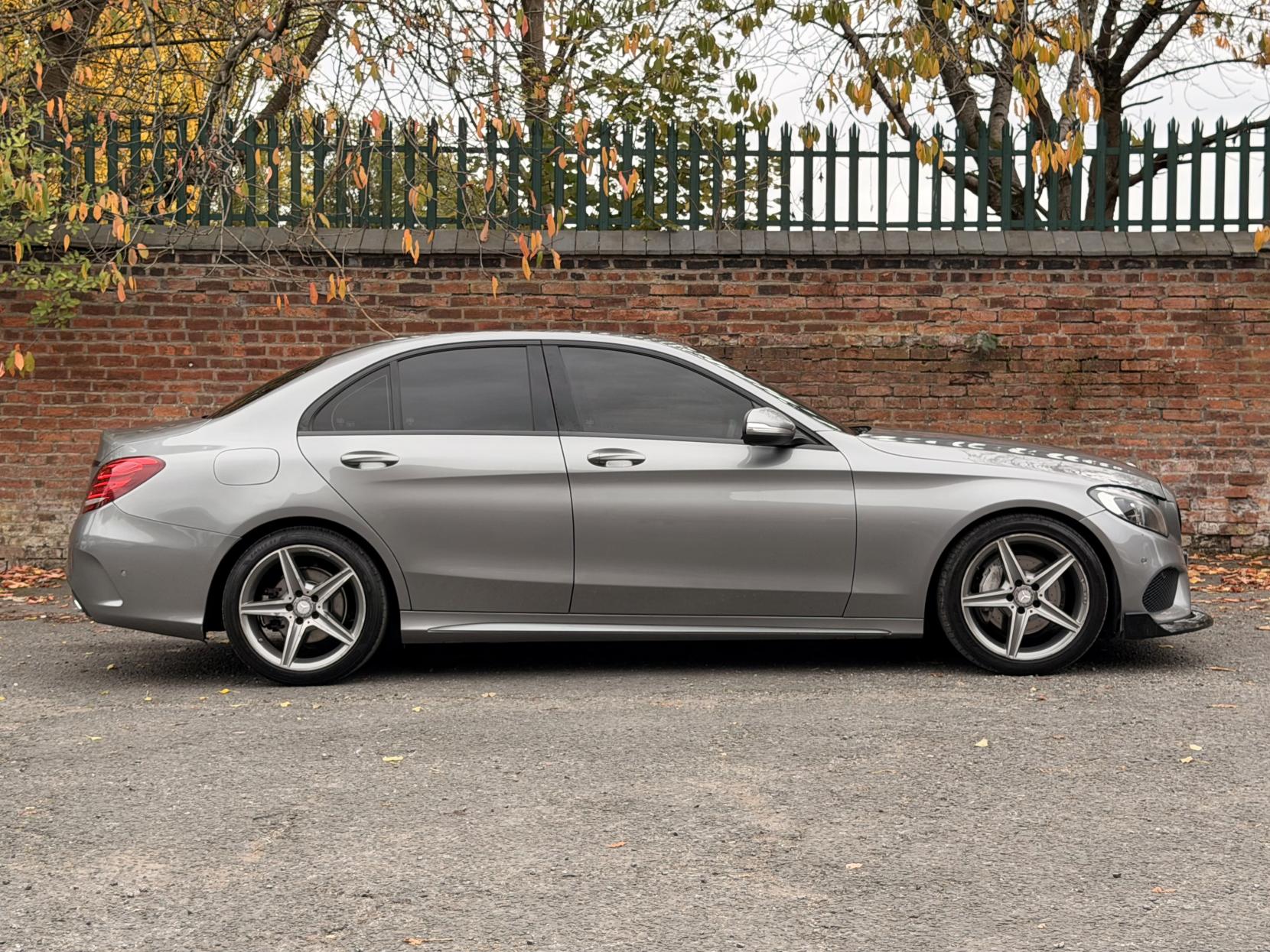 Mercedes-Benz C Class 2.1 C220 BlueTEC AMG Line Saloon 4dr Diesel G-Tronic+ Euro 6 (s/s) (170 ps)