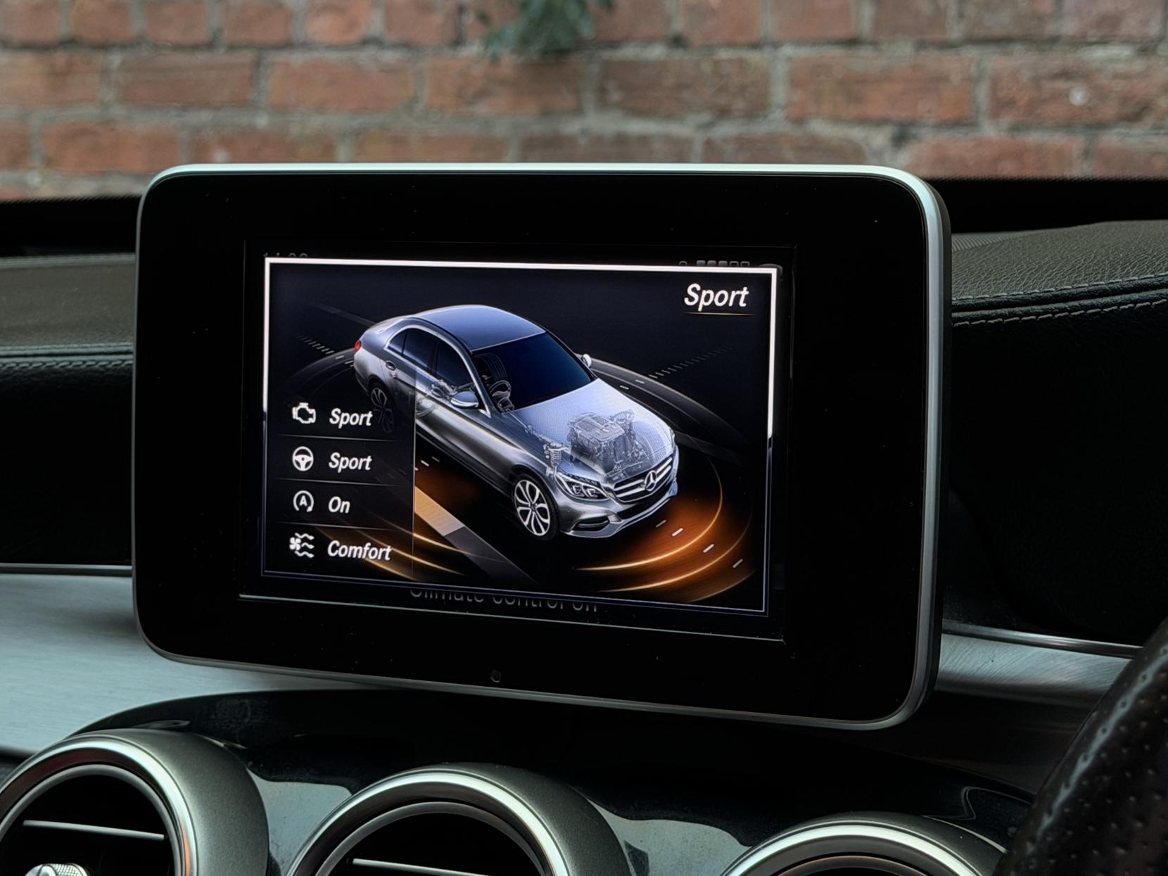 Mercedes-Benz C Class 2.1 C220 BlueTEC AMG Line Saloon 4dr Diesel G-Tronic+ Euro 6 (s/s) (170 ps)