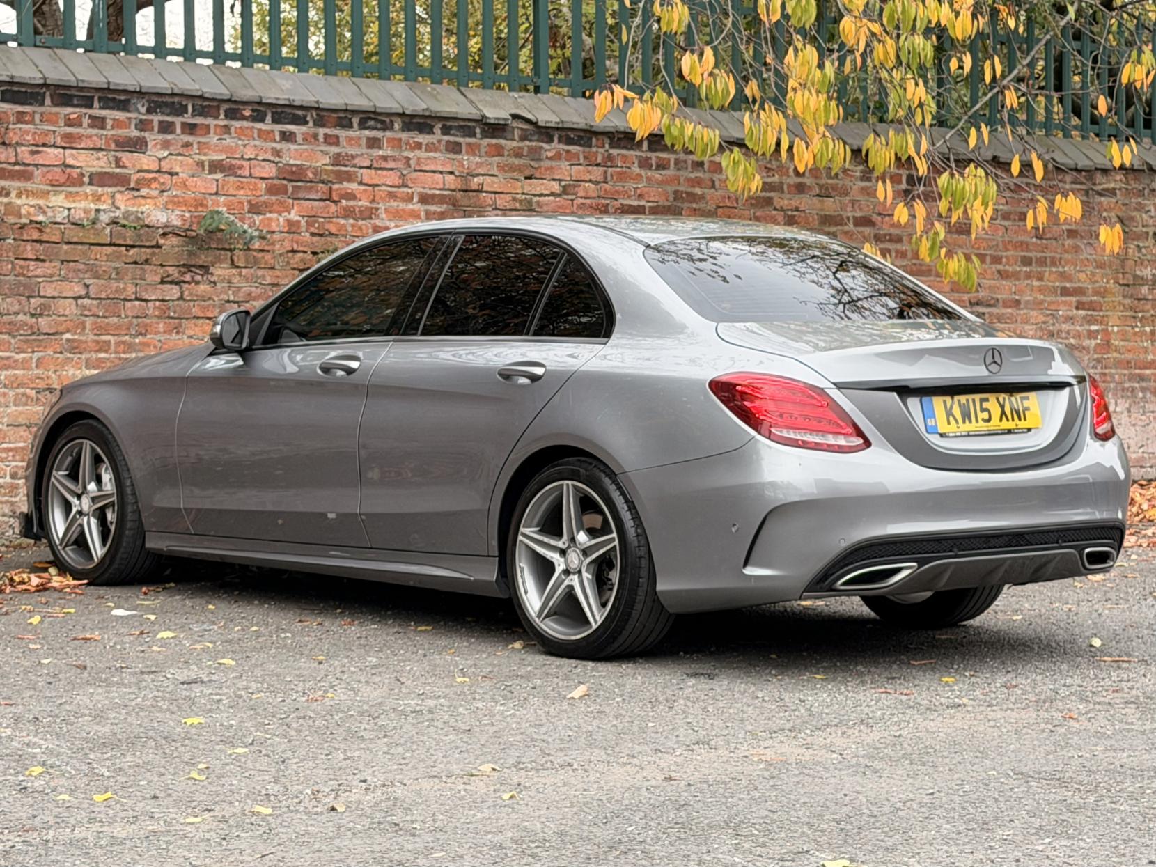 Mercedes-Benz C Class 2.1 C220 BlueTEC AMG Line Saloon 4dr Diesel G-Tronic+ Euro 6 (s/s) (170 ps)