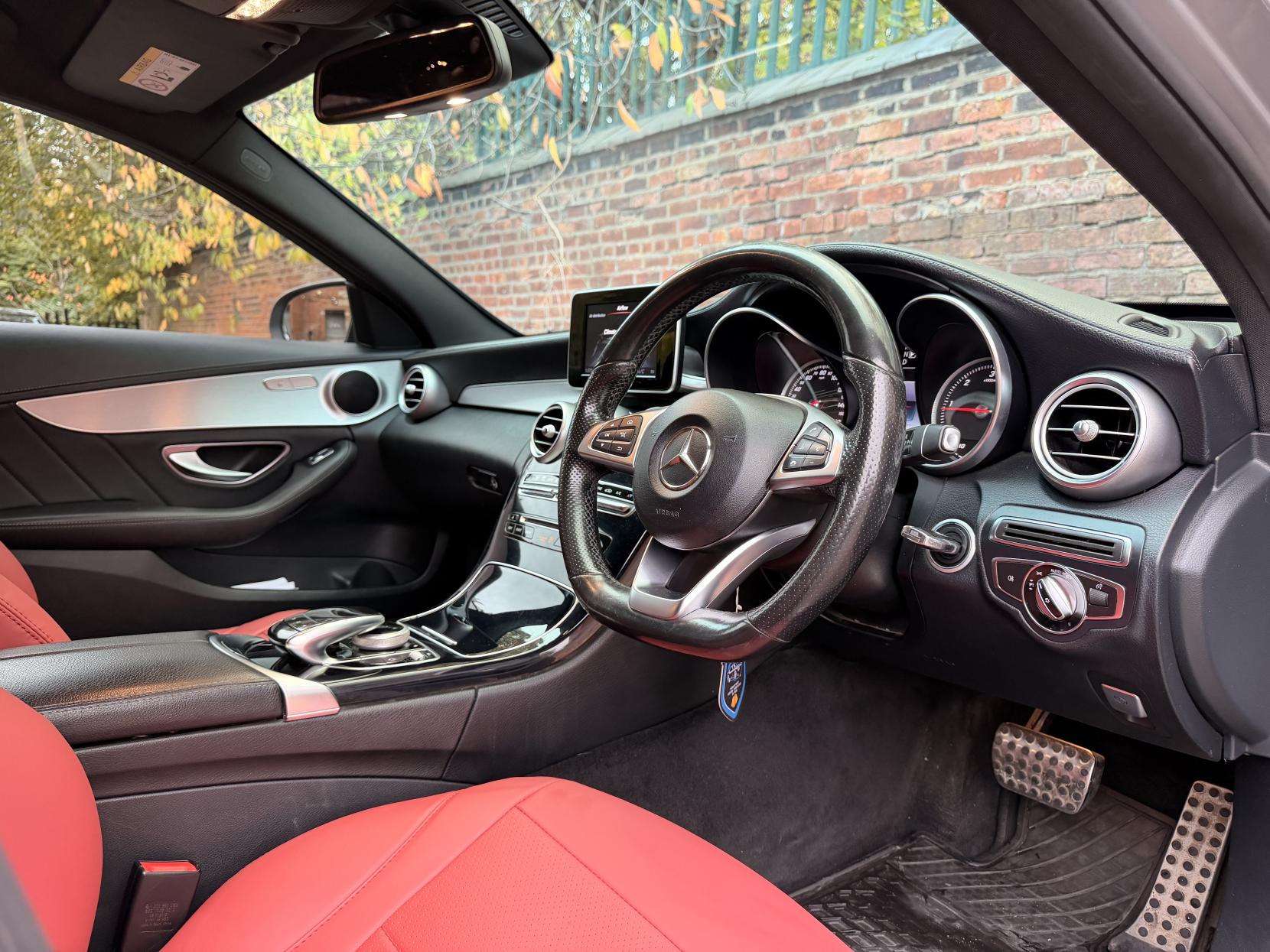 Mercedes-Benz C Class 2.1 C220 BlueTEC AMG Line Saloon 4dr Diesel G-Tronic+ Euro 6 (s/s) (170 ps)