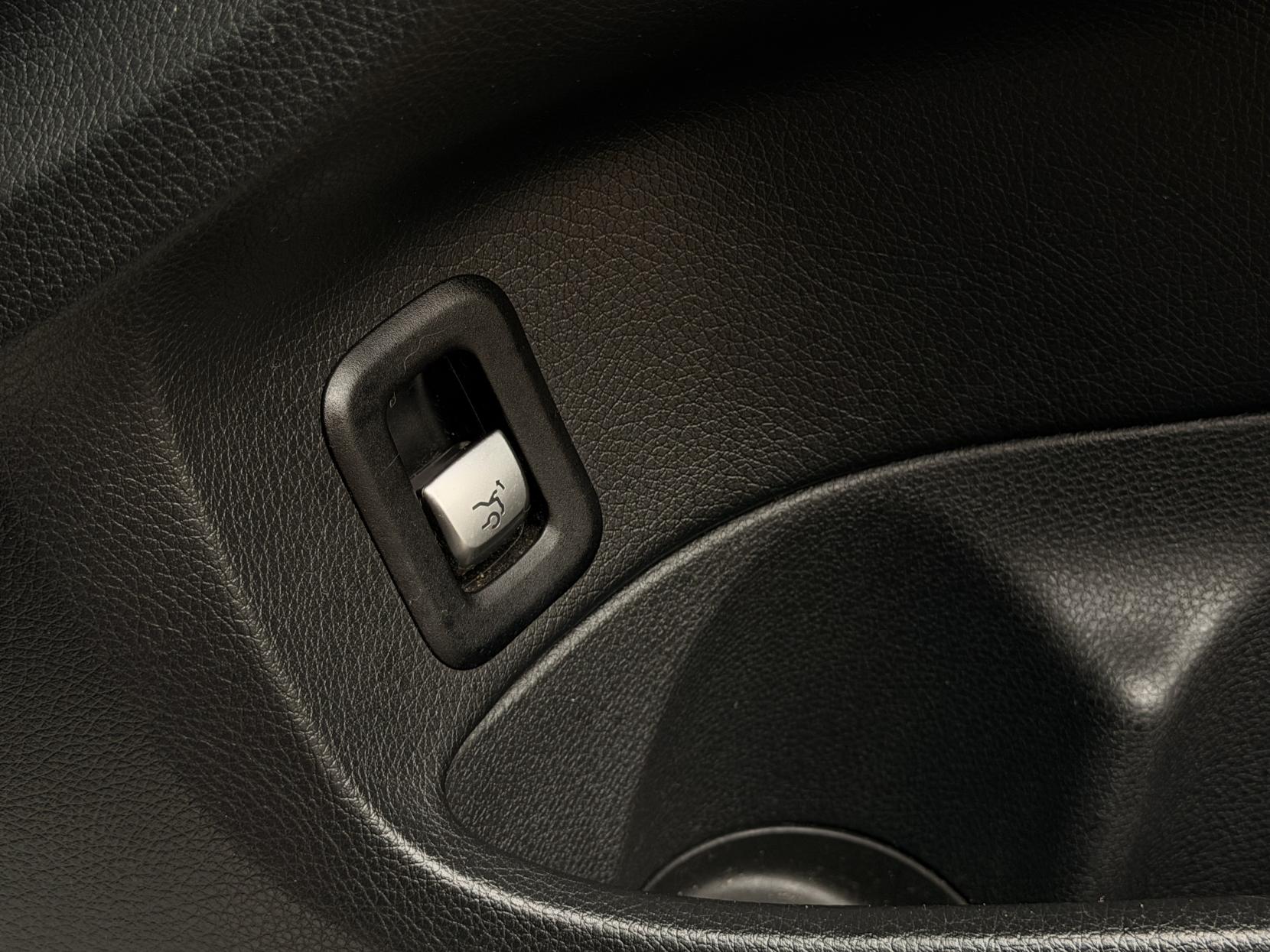 Mercedes-Benz C Class 2.1 C220 BlueTEC AMG Line Saloon 4dr Diesel G-Tronic+ Euro 6 (s/s) (170 ps)