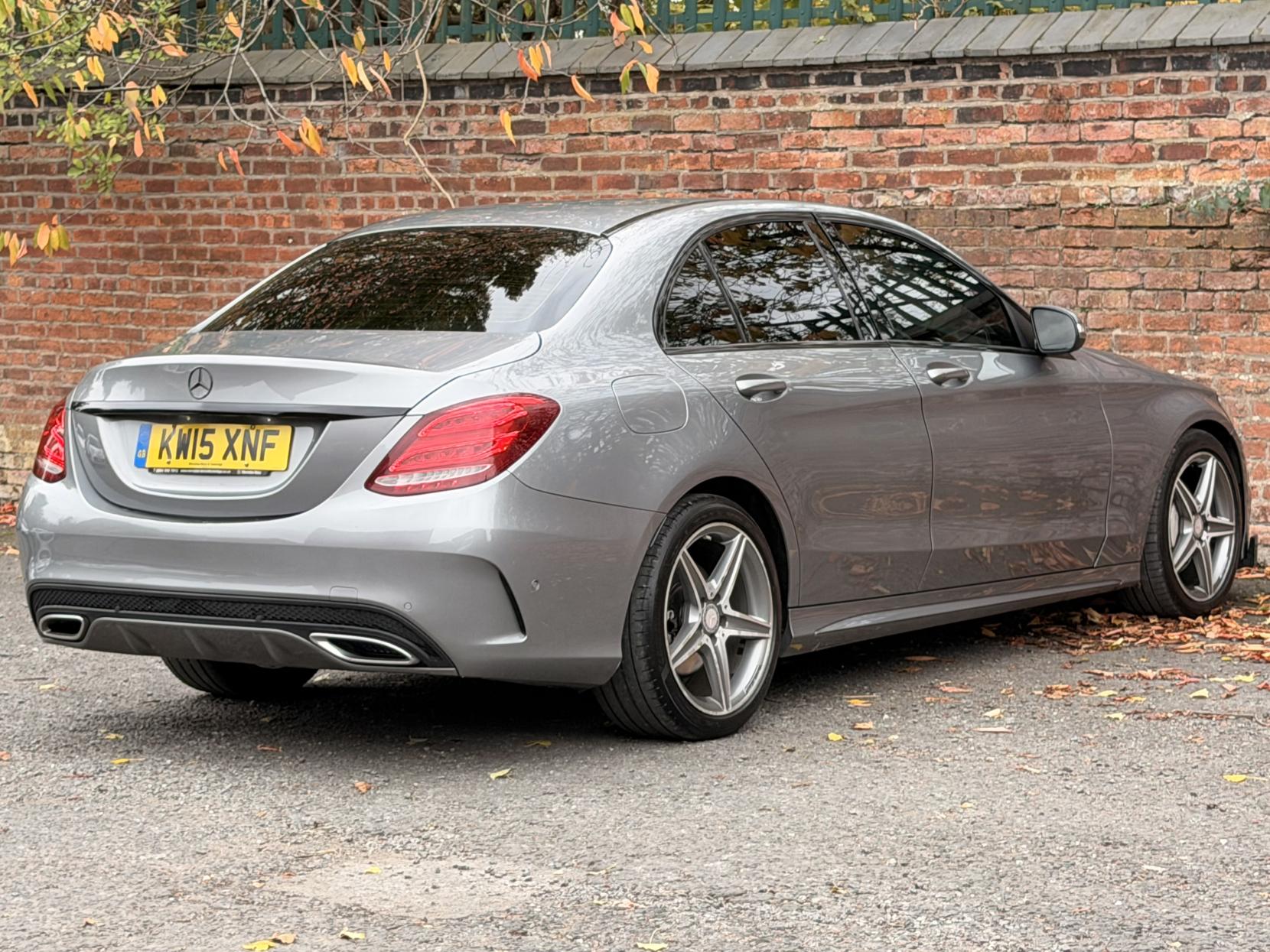 Mercedes-Benz C Class 2.1 C220 BlueTEC AMG Line Saloon 4dr Diesel G-Tronic+ Euro 6 (s/s) (170 ps)