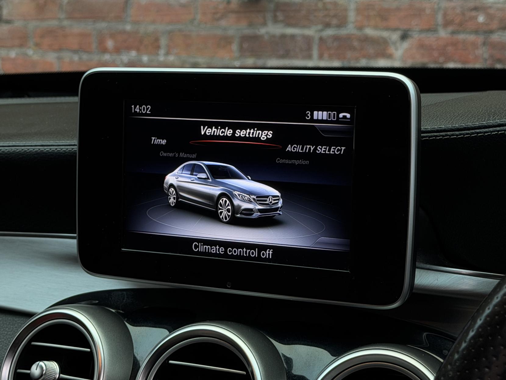 Mercedes-Benz C Class 2.1 C220 BlueTEC AMG Line Saloon 4dr Diesel G-Tronic+ Euro 6 (s/s) (170 ps)