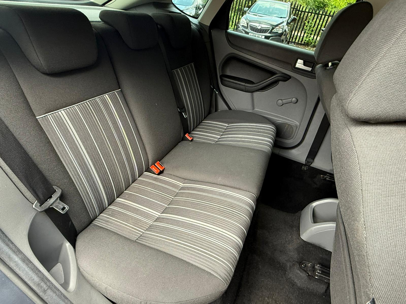 Ford Focus 1.6 Style Hatchback 5dr Petrol Automatic (184 g/km, 99 bhp)