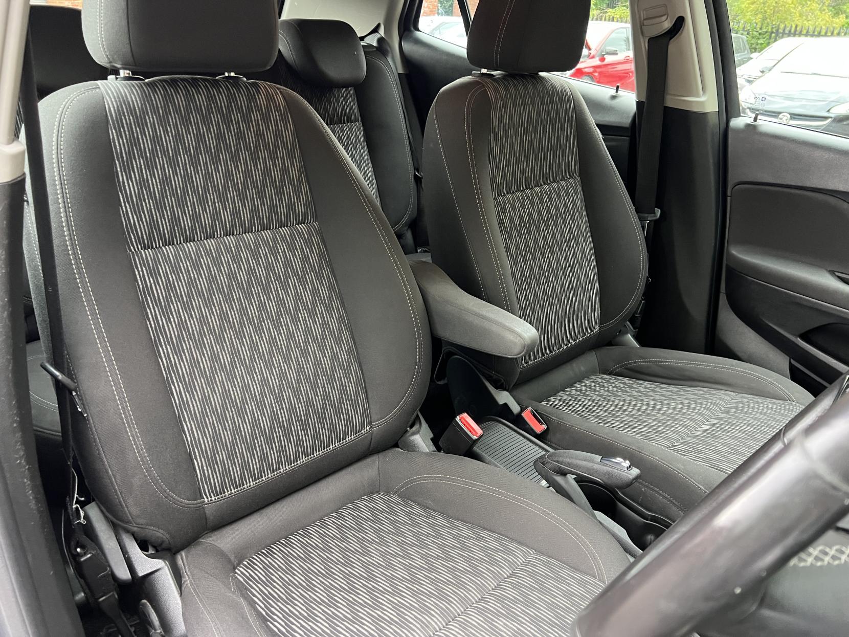 Vauxhall Mokka 1.7 CDTi Exclusiv SUV 5dr Diesel Auto 2WD Euro 5 (130 ps)