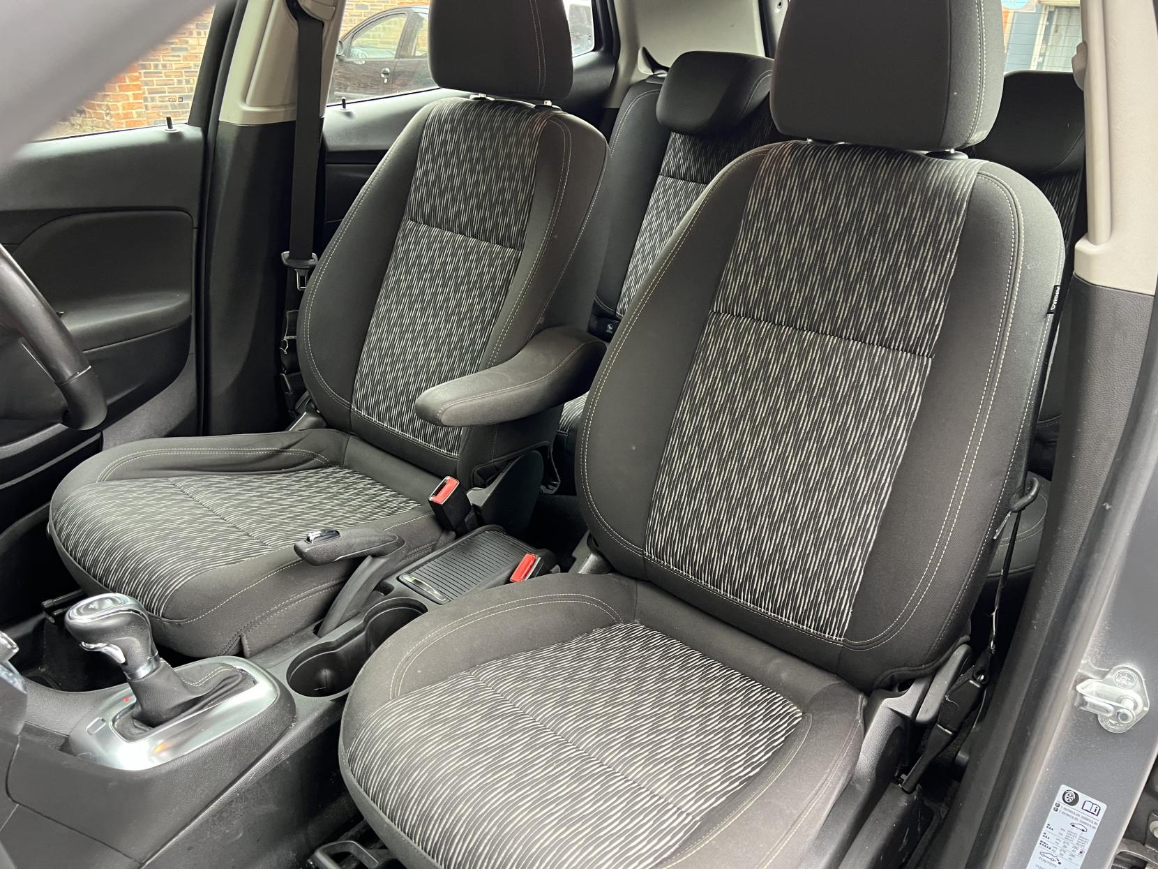 Vauxhall Mokka 1.7 CDTi Exclusiv SUV 5dr Diesel Auto 2WD Euro 5 (130 ps)