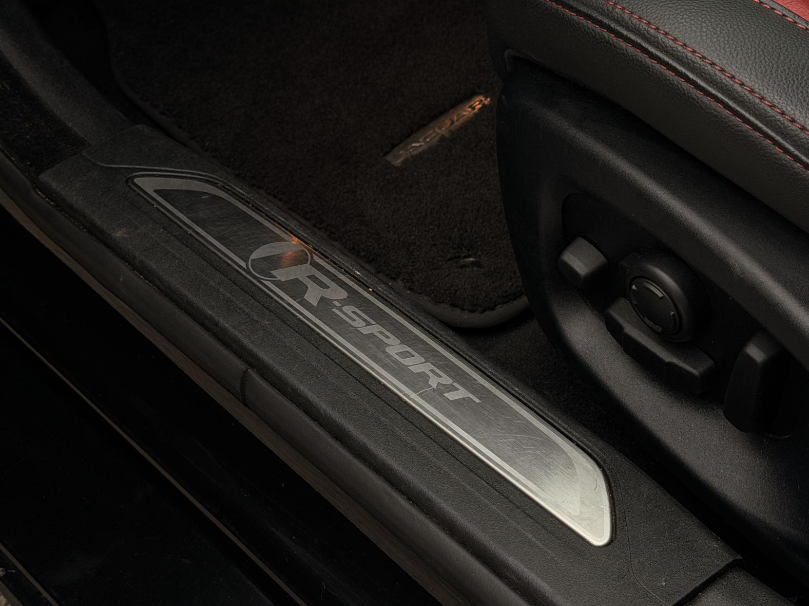 Jaguar XE 2.0d R-Sport Saloon 4dr Diesel Auto AWD Euro 6 (s/s) (180 ps)