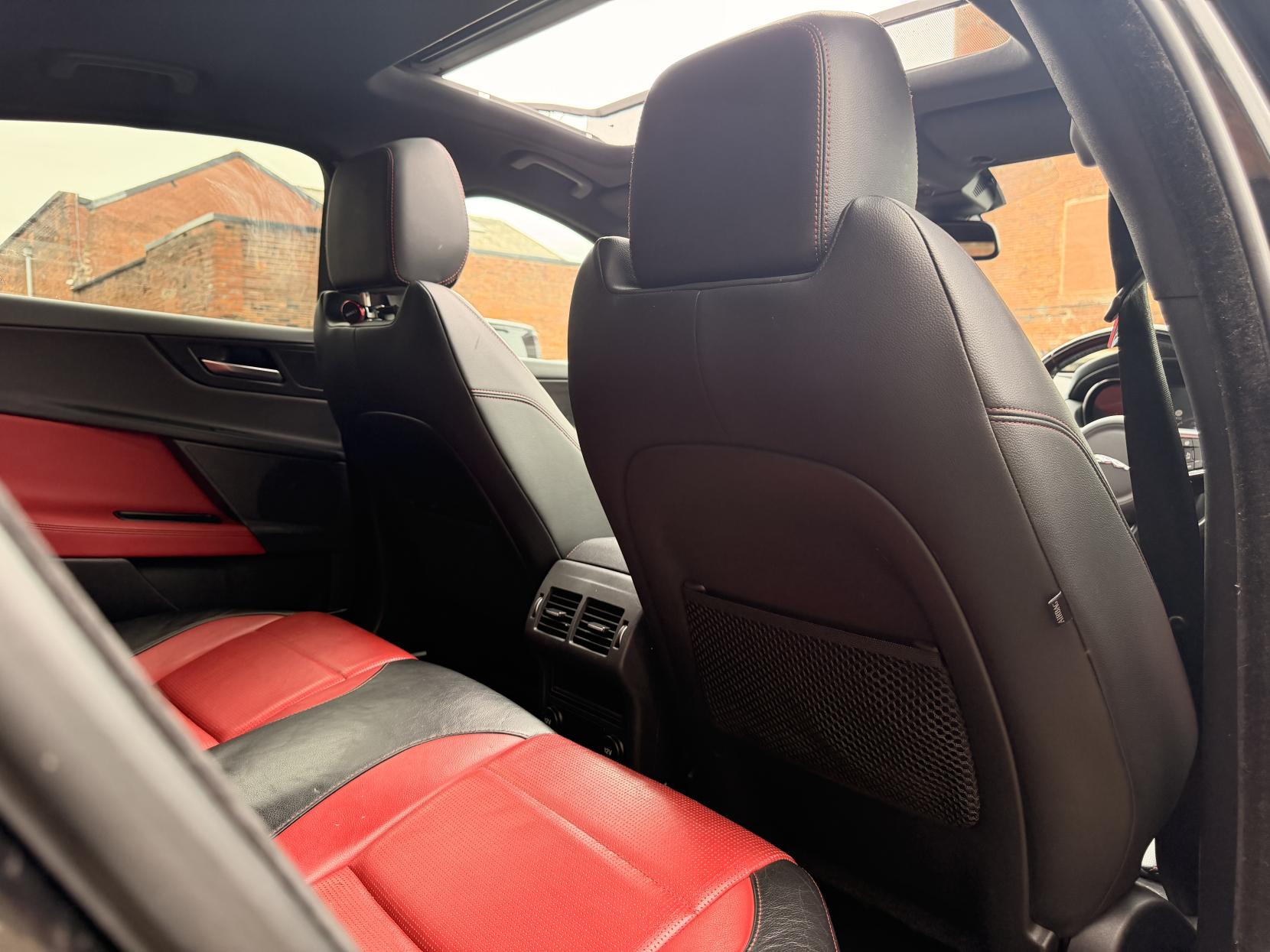 Jaguar XE 2.0d R-Sport Saloon 4dr Diesel Auto AWD Euro 6 (s/s) (180 ps)