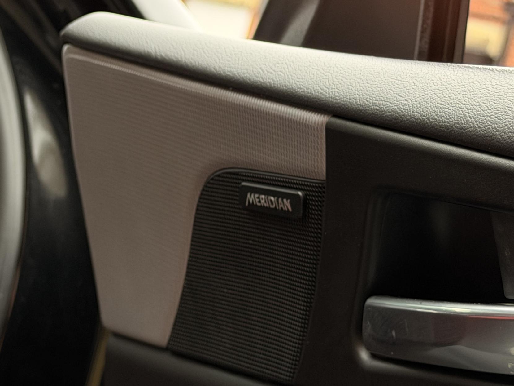 Jaguar XE 2.0d R-Sport Saloon 4dr Diesel Auto AWD Euro 6 (s/s) (180 ps)