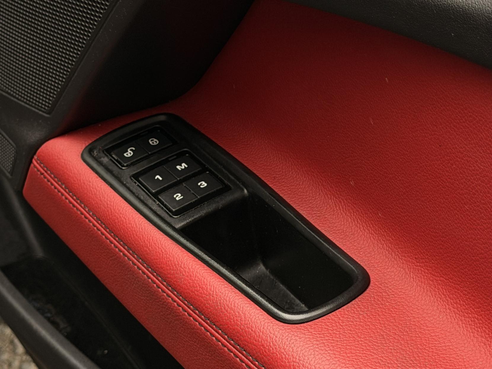 Jaguar XE 2.0d R-Sport Saloon 4dr Diesel Auto AWD Euro 6 (s/s) (180 ps)