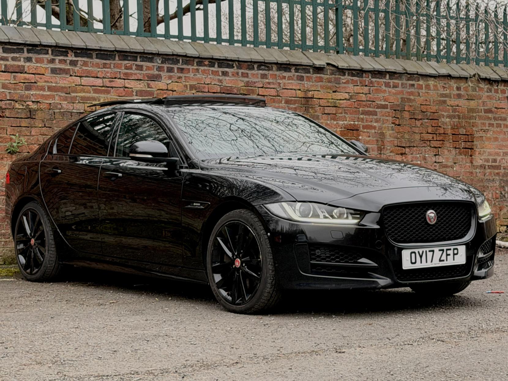 Jaguar XE 2.0d R-Sport Saloon 4dr Diesel Auto AWD Euro 6 (s/s) (180 ps)