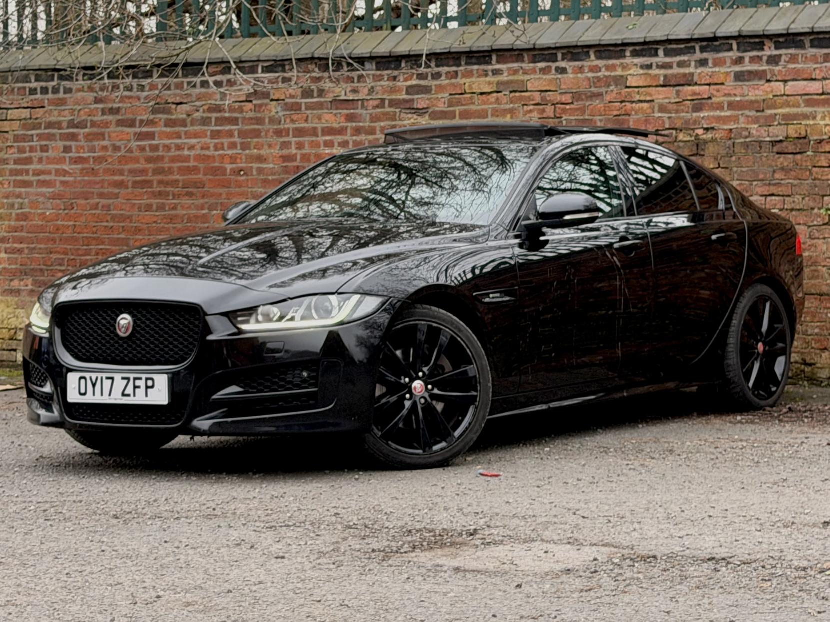 Jaguar XE 2.0d R-Sport Saloon 4dr Diesel Auto AWD Euro 6 (s/s) (180 ps)