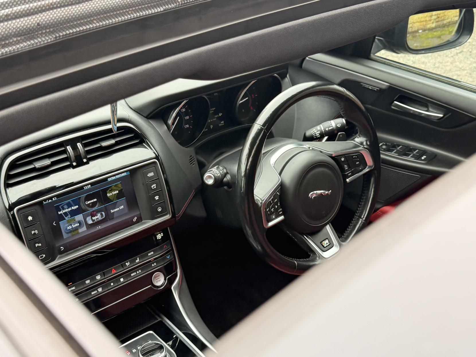 Jaguar XE 2.0d R-Sport Saloon 4dr Diesel Auto AWD Euro 6 (s/s) (180 ps)