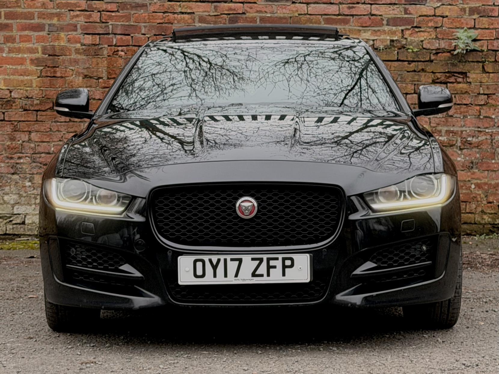 Jaguar XE 2.0d R-Sport Saloon 4dr Diesel Auto AWD Euro 6 (s/s) (180 ps)