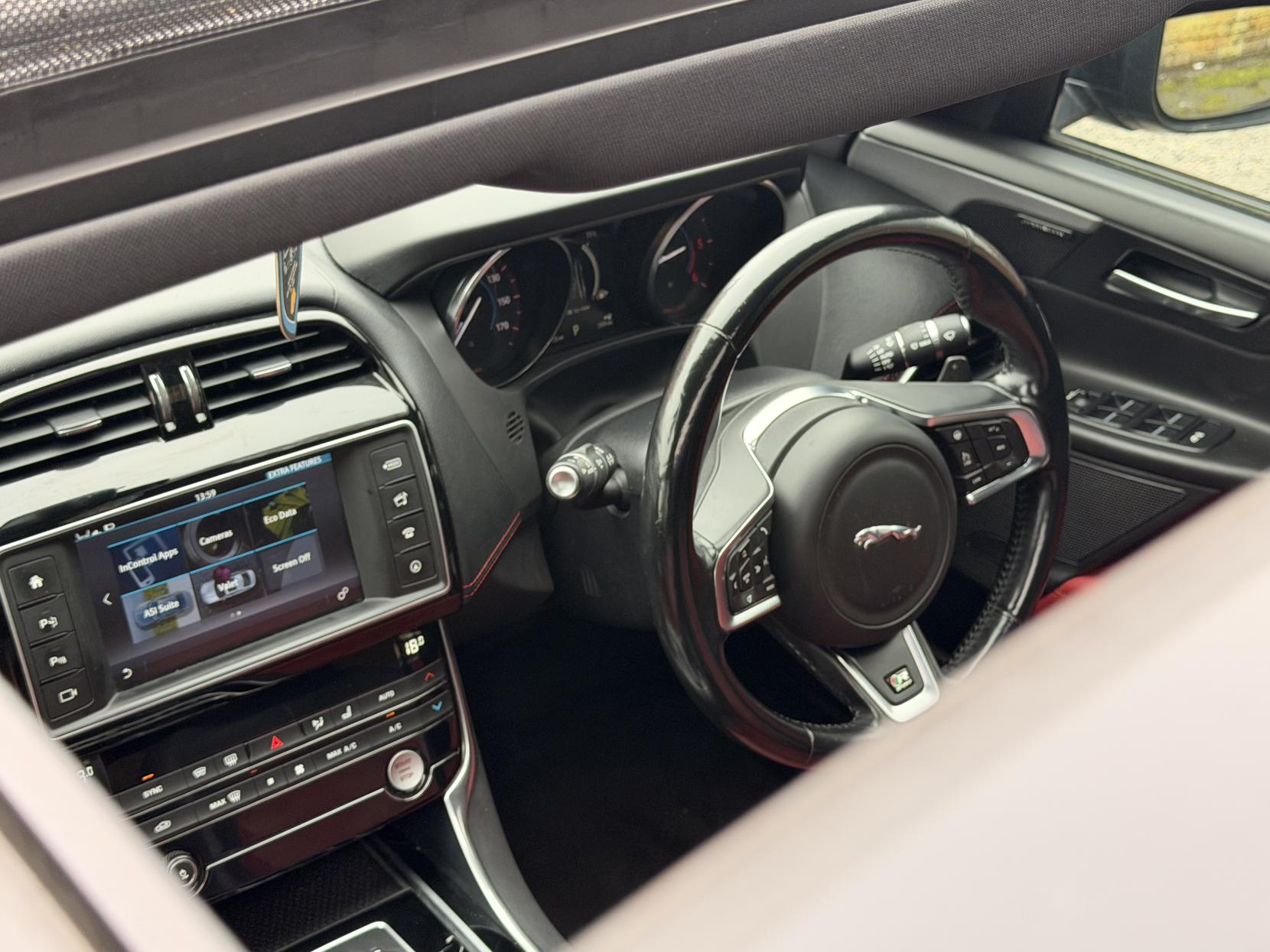 Jaguar XE 2.0d R-Sport Saloon 4dr Diesel Auto AWD Euro 6 (s/s) (180 ps)