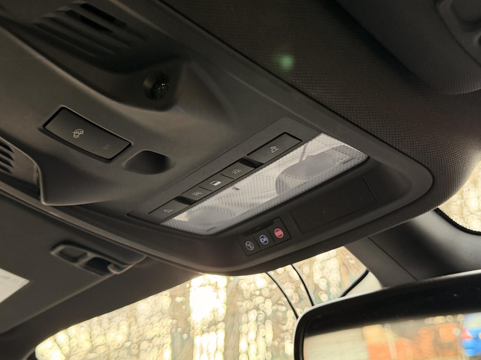 Vauxhall Astra 1.0i Turbo ecoFLEX SRi Nav Hatchback 5dr Petrol Manual Euro 6 (s/s) (105 ps)