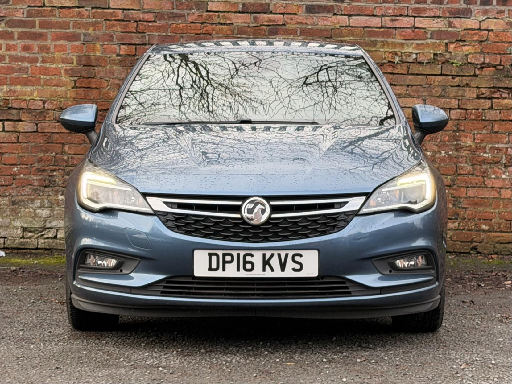Vauxhall Astra 1.0i Turbo ecoFLEX SRi Nav Hatchback 5dr Petrol Manual Euro 6 (s/s) (105 ps)