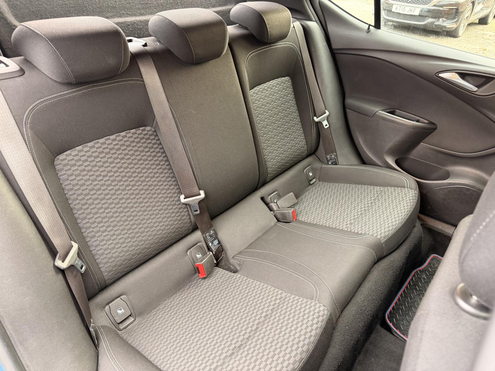 Vauxhall Astra 1.0i Turbo ecoFLEX SRi Nav Hatchback 5dr Petrol Manual Euro 6 (s/s) (105 ps)