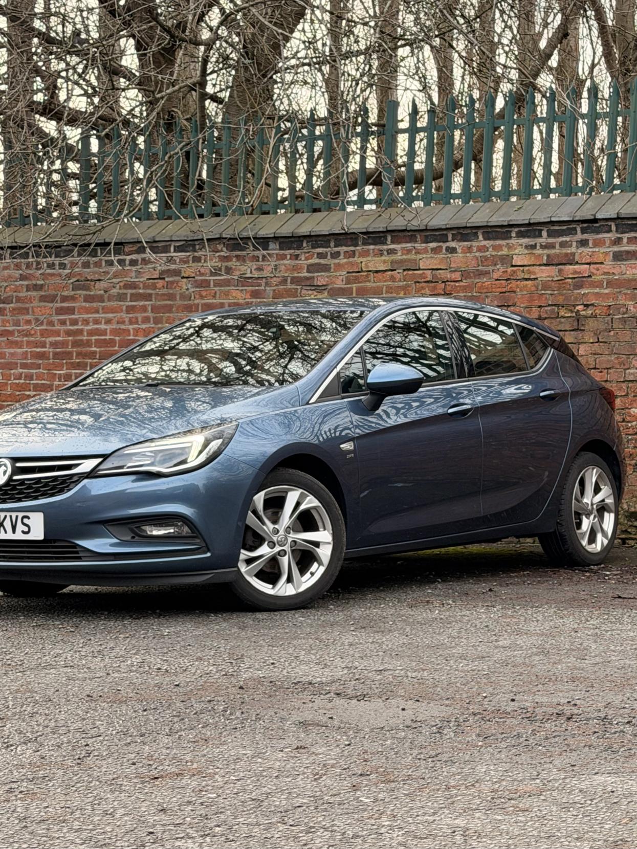 Vauxhall Astra 1.0i Turbo ecoFLEX SRi Nav Hatchback 5dr Petrol Manual Euro 6 (s/s) (105 ps)