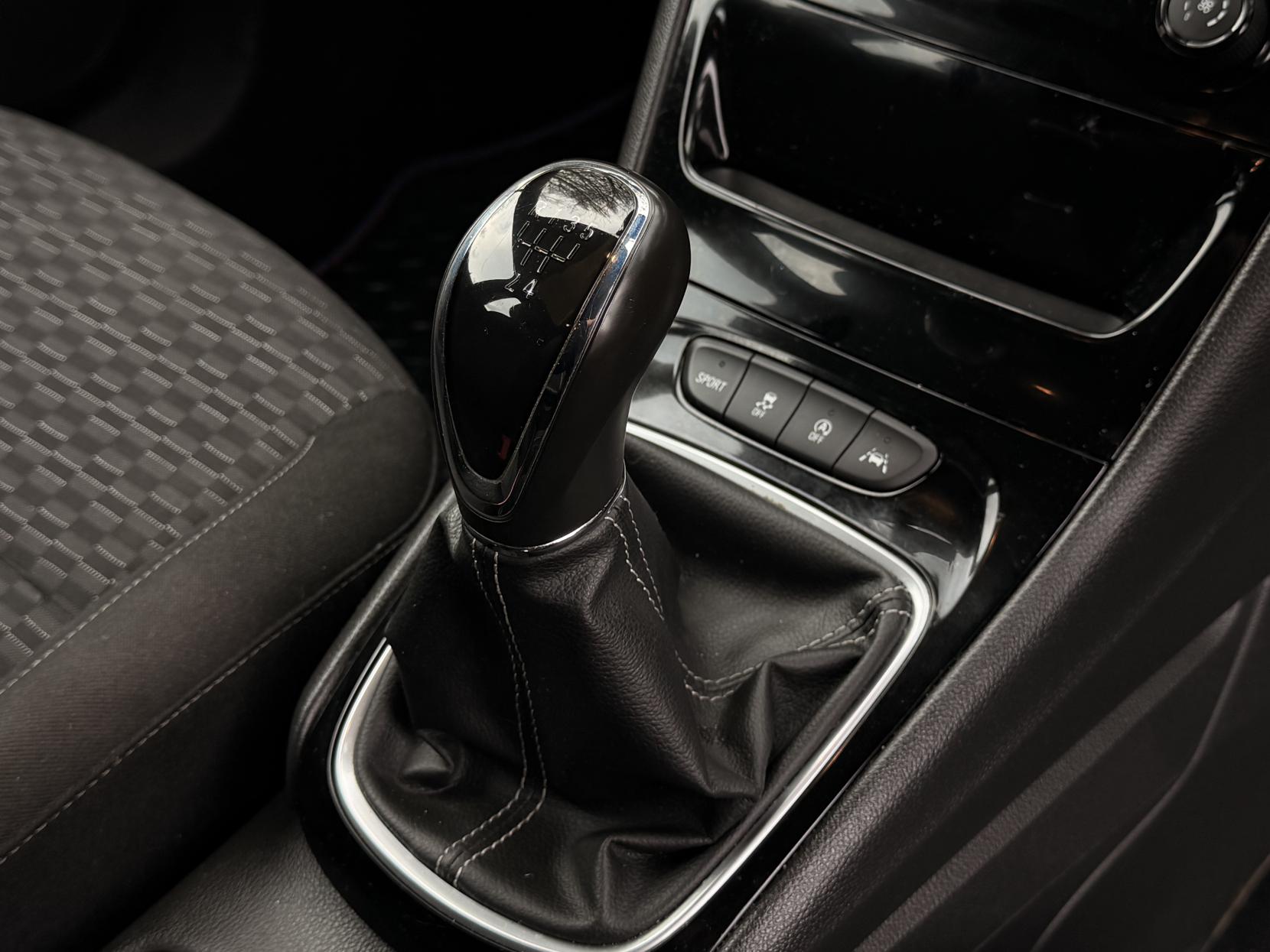 Vauxhall Astra 1.0i Turbo ecoFLEX SRi Nav Hatchback 5dr Petrol Manual Euro 6 (s/s) (105 ps)