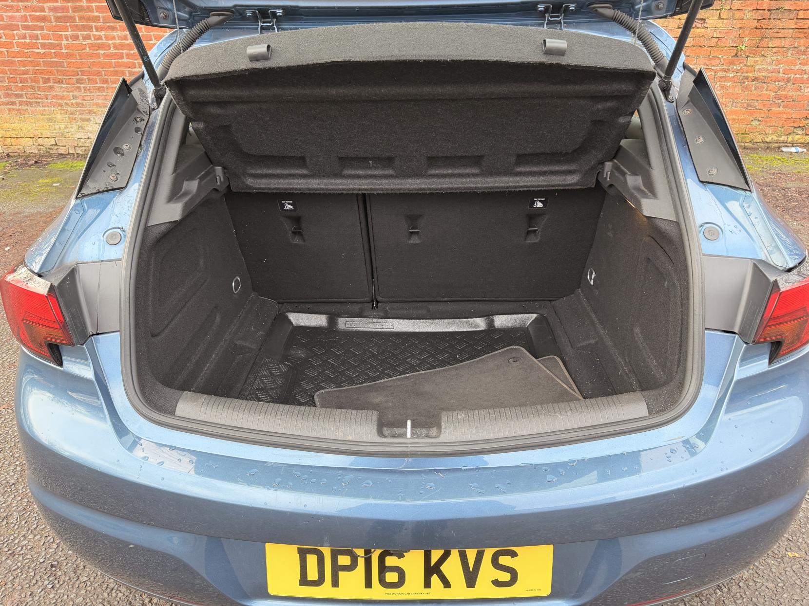 Vauxhall Astra 1.0i Turbo ecoFLEX SRi Nav Hatchback 5dr Petrol Manual Euro 6 (s/s) (105 ps)