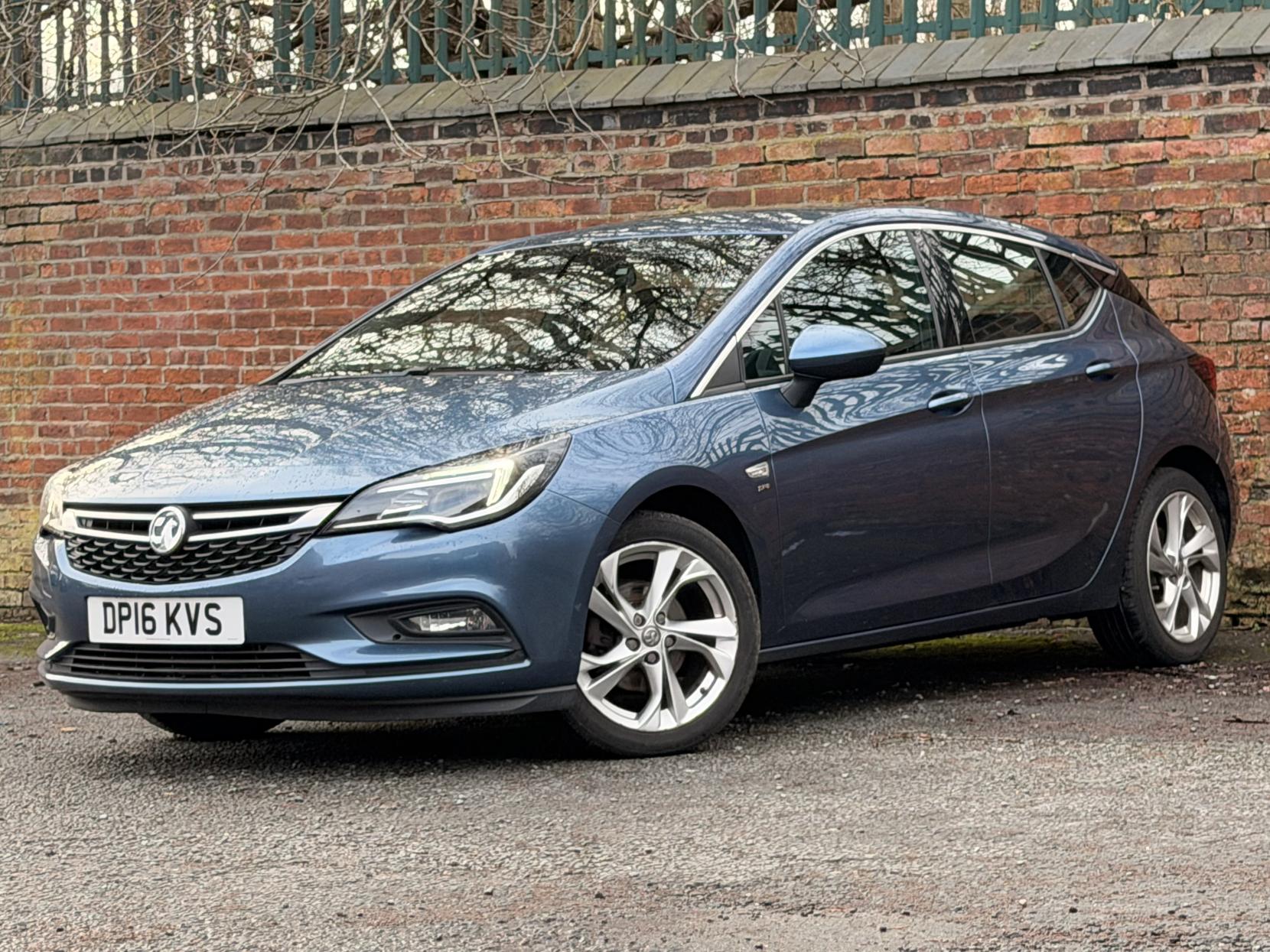 Vauxhall Astra 1.0i Turbo ecoFLEX SRi Nav Hatchback 5dr Petrol Manual Euro 6 (s/s) (105 ps)