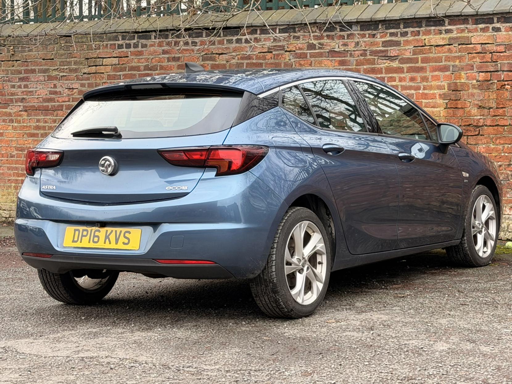 Vauxhall Astra 1.0i Turbo ecoFLEX SRi Nav Hatchback 5dr Petrol Manual Euro 6 (s/s) (105 ps)