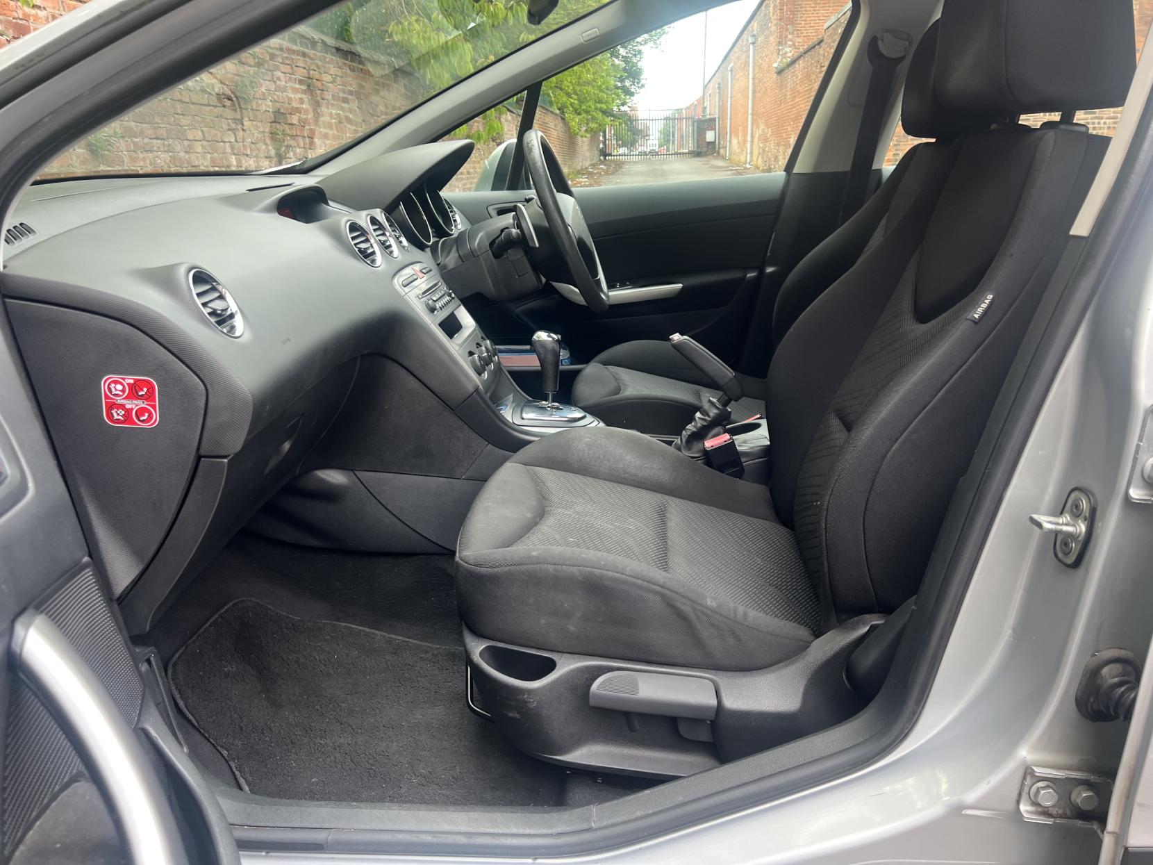Peugeot 308 1.6 HDi FAP S Hatchback 5dr Diesel EGC (114 g/km, 112 bhp)