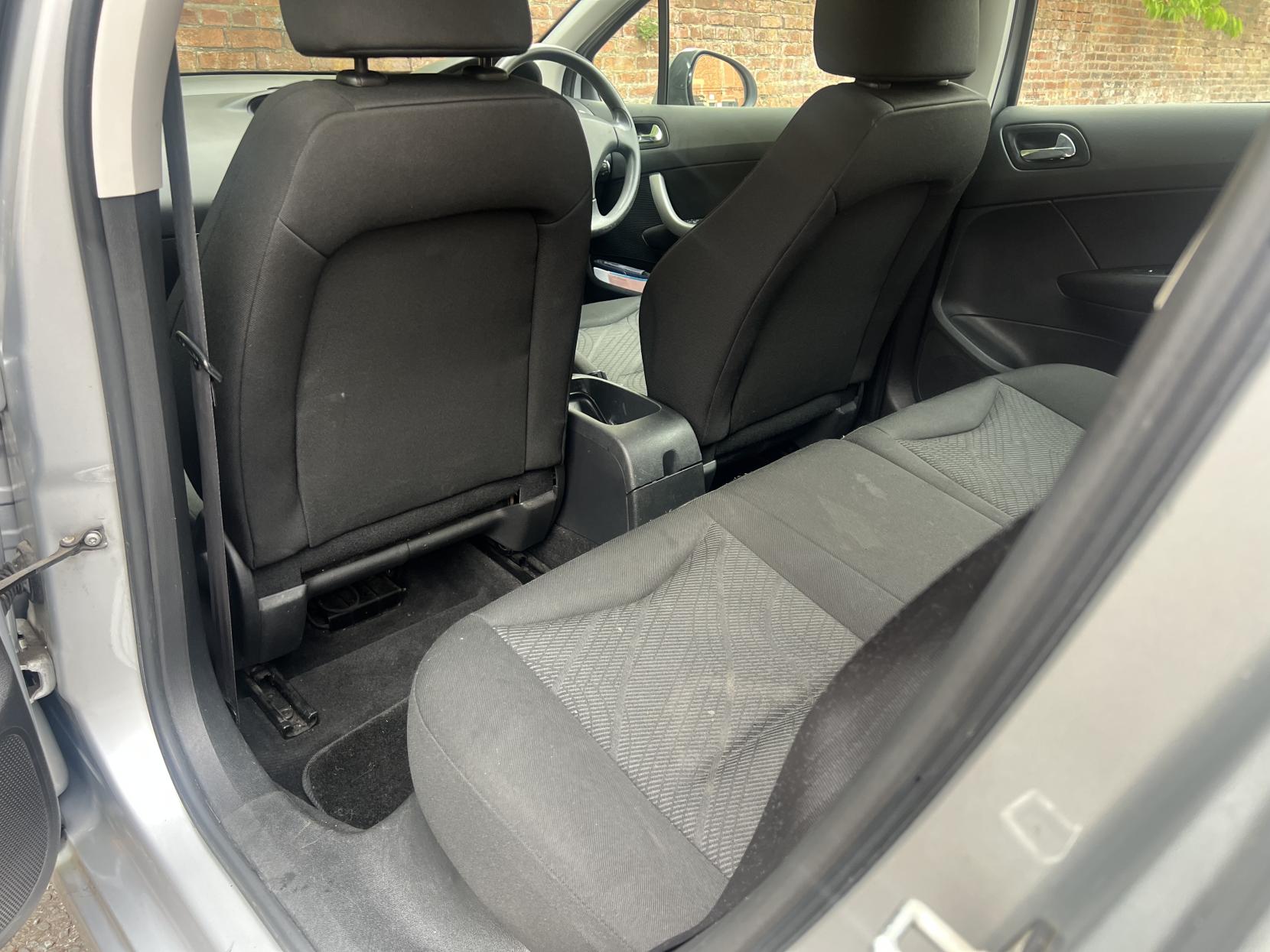 Peugeot 308 1.6 HDi FAP S Hatchback 5dr Diesel EGC (114 g/km, 112 bhp)
