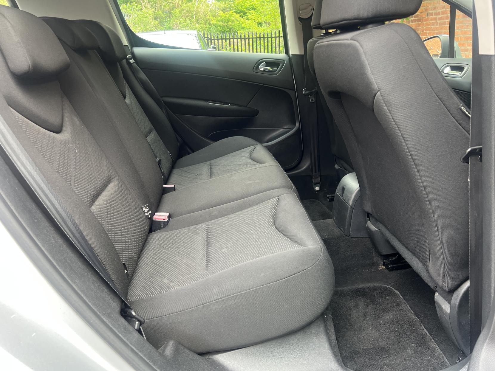 Peugeot 308 1.6 HDi FAP S Hatchback 5dr Diesel EGC (114 g/km, 112 bhp)