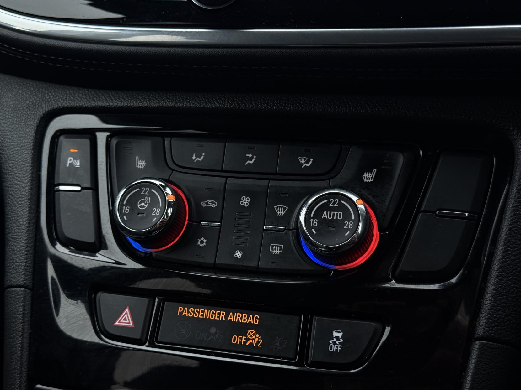 Vauxhall Mokka X 1.6 CDTi Elite Nav SUV 5dr Diesel Auto Euro 6 (136 ps)