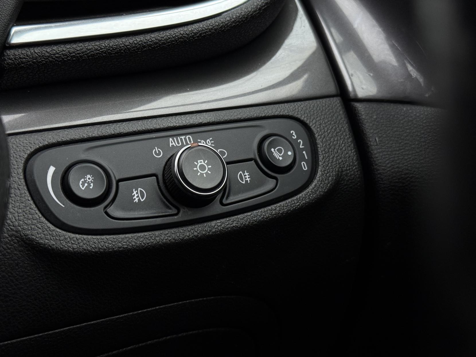 Vauxhall Mokka X 1.6 CDTi Elite Nav SUV 5dr Diesel Auto Euro 6 (136 ps)